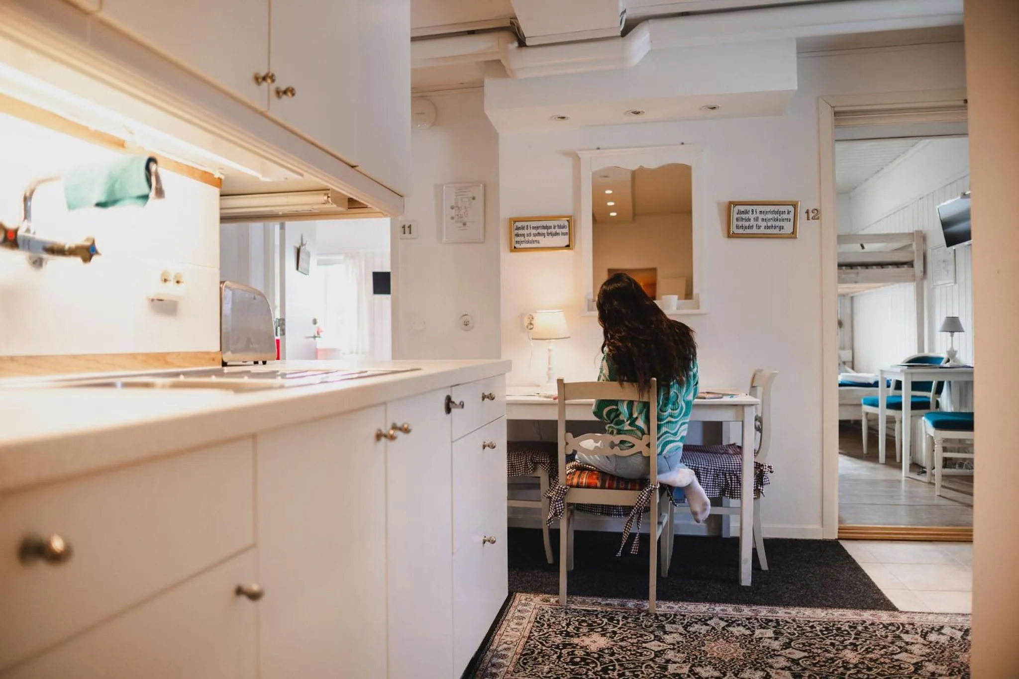 Kitchen or kitchenette in Gårdshotell Klockargården Öregrund