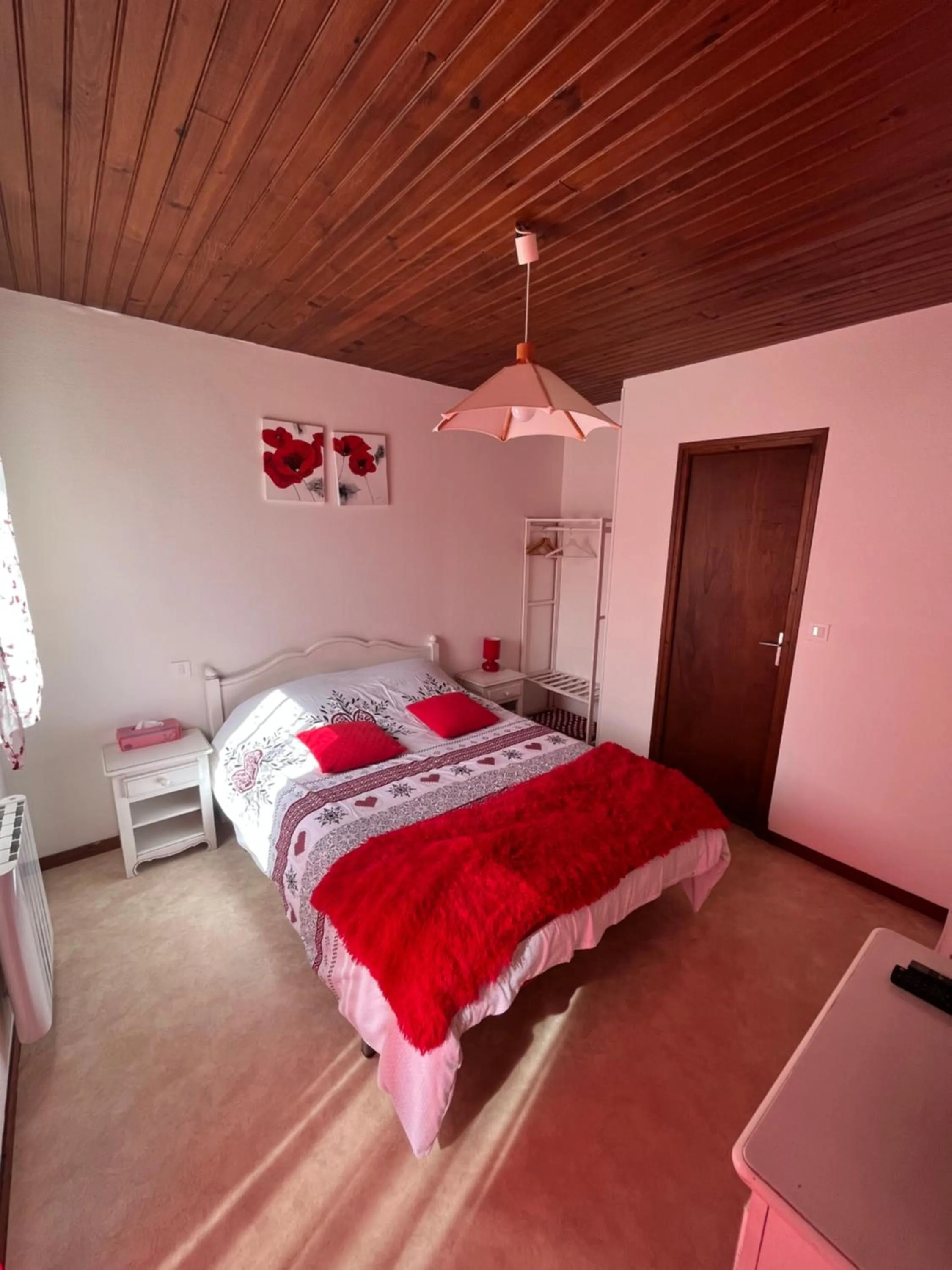 Photo of the whole room, Bed in Le Domaine de L'étang de Sandanet