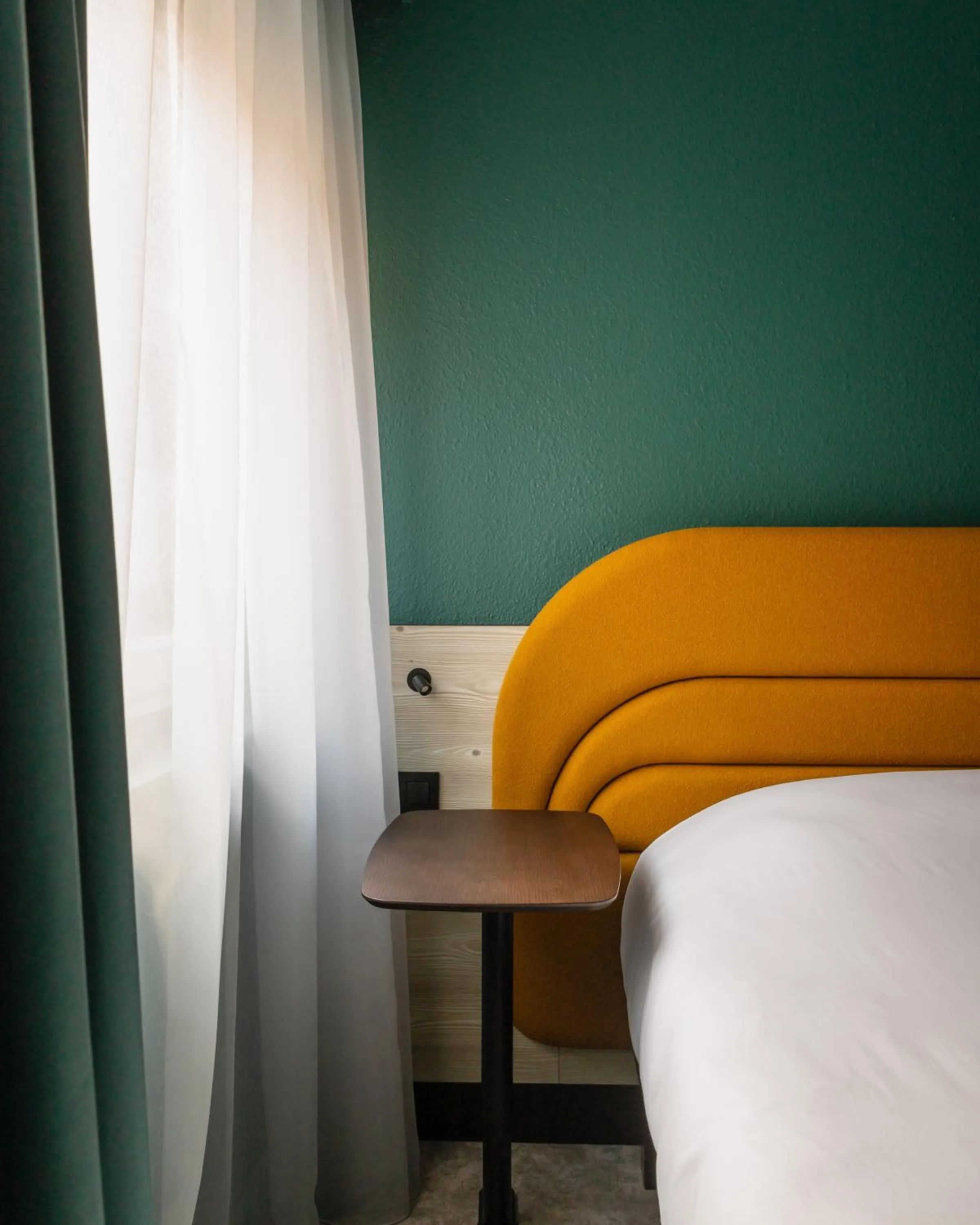 Bedroom, Bed in ibis Styles Brugge Centrum