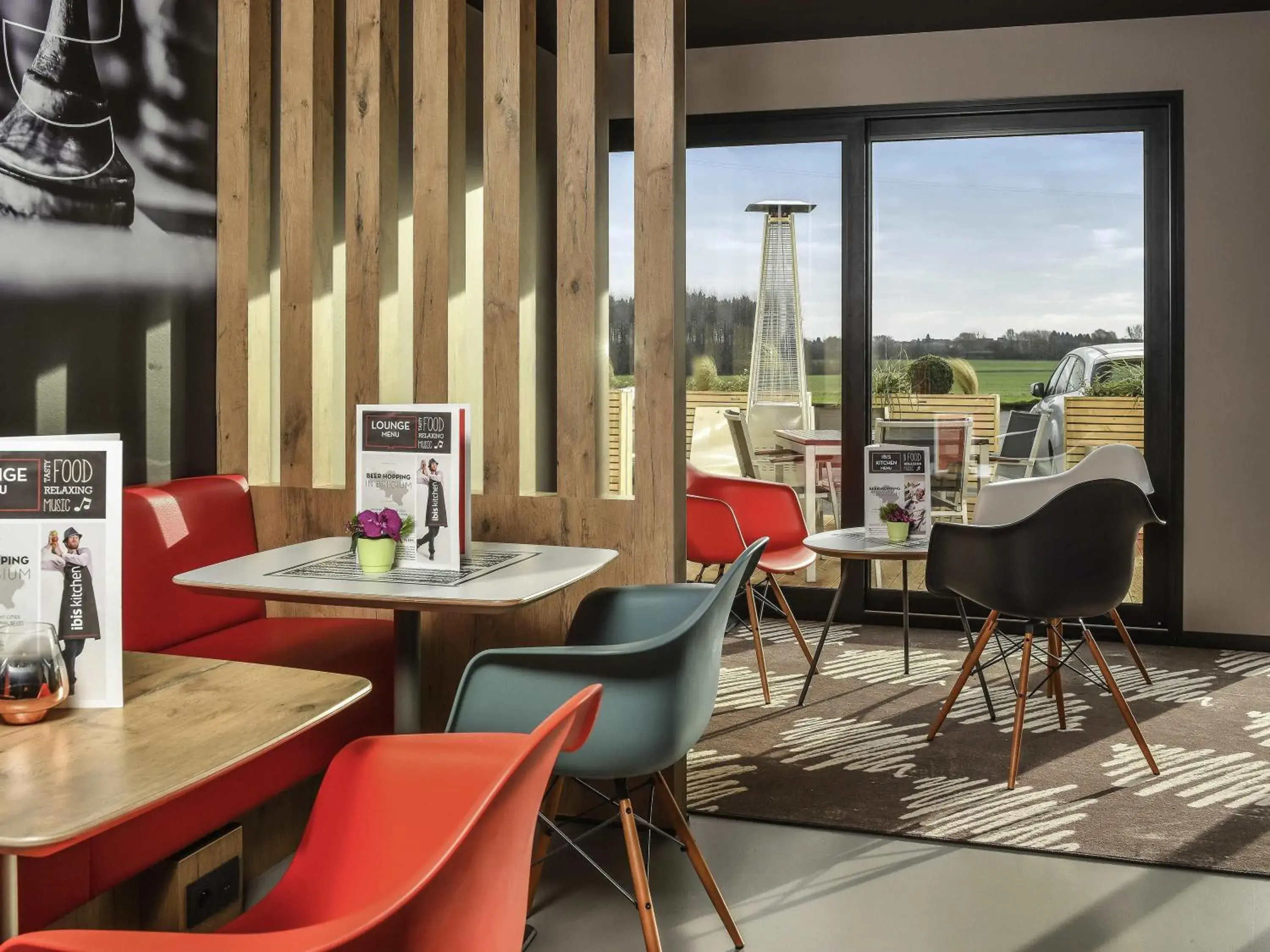 Lounge or bar in ibis Charleroi Airport Brussels South Lounge or bar in ibis Charleroi Airport Brussels South