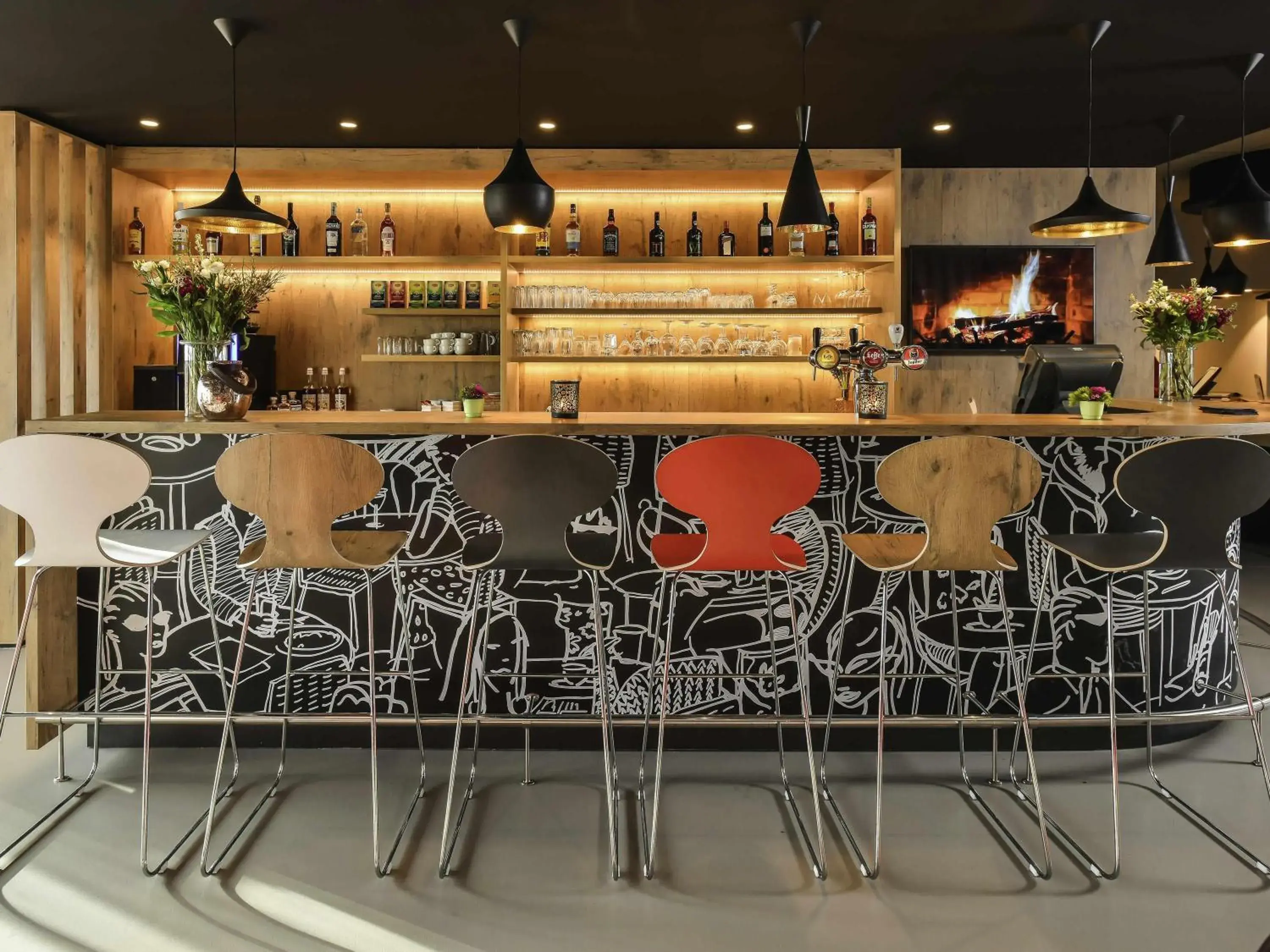 Lounge or bar in ibis Charleroi Airport Brussels South Lounge or bar in ibis Charleroi Airport Brussels South