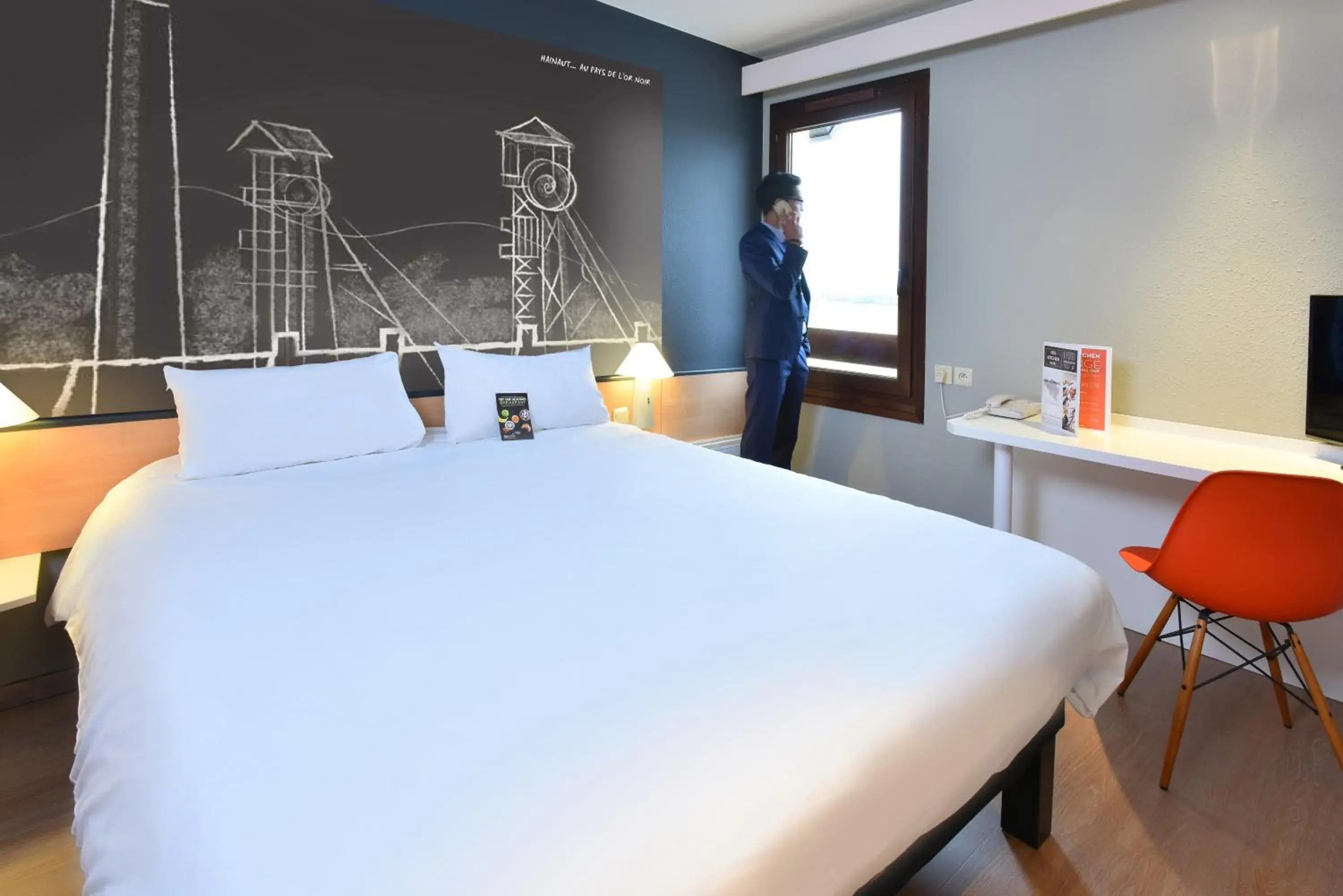 Photo of the whole room, Bed in ibis Charleroi Airport Brussels South Photo of the whole room, Bed in ibis Charleroi Airport Brussels South