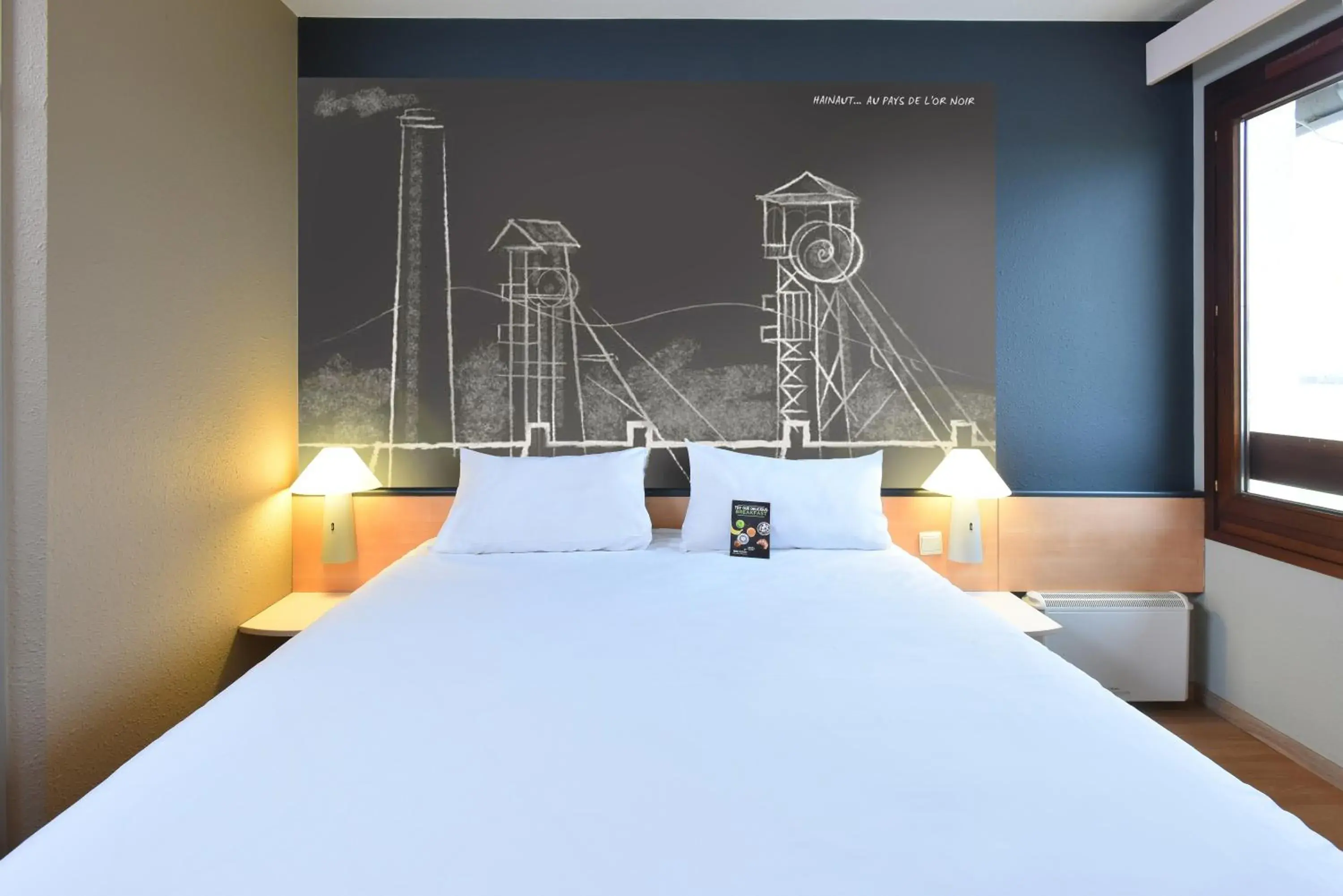 Photo of the whole room, Bed in ibis Charleroi Airport Brussels South Photo of the whole room, Bed in ibis Charleroi Airport Brussels South