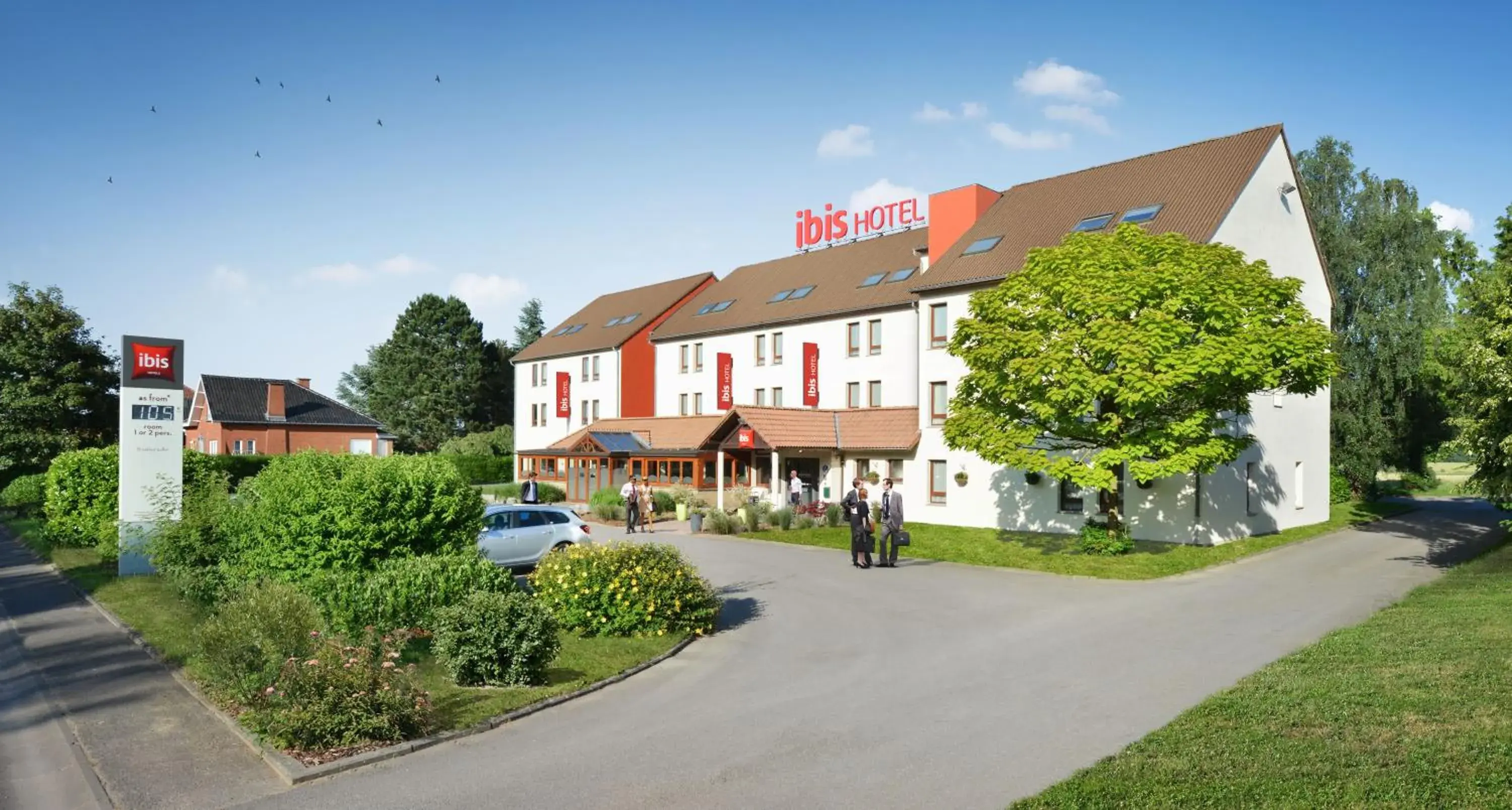 Facade/entrance in ibis Charleroi Airport Brussels South Facade/entrance in ibis Charleroi Airport Brussels South