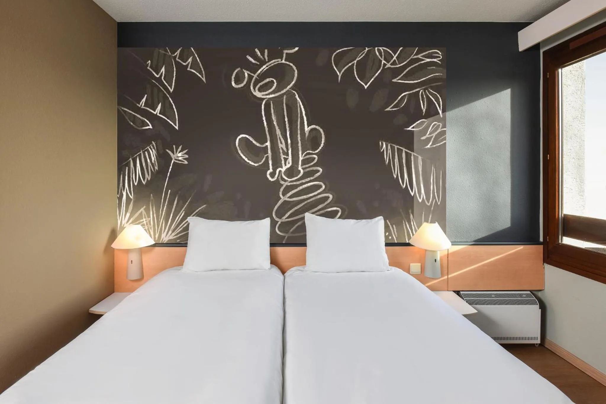 Photo of the whole room, Bed in ibis Charleroi Airport Brussels South