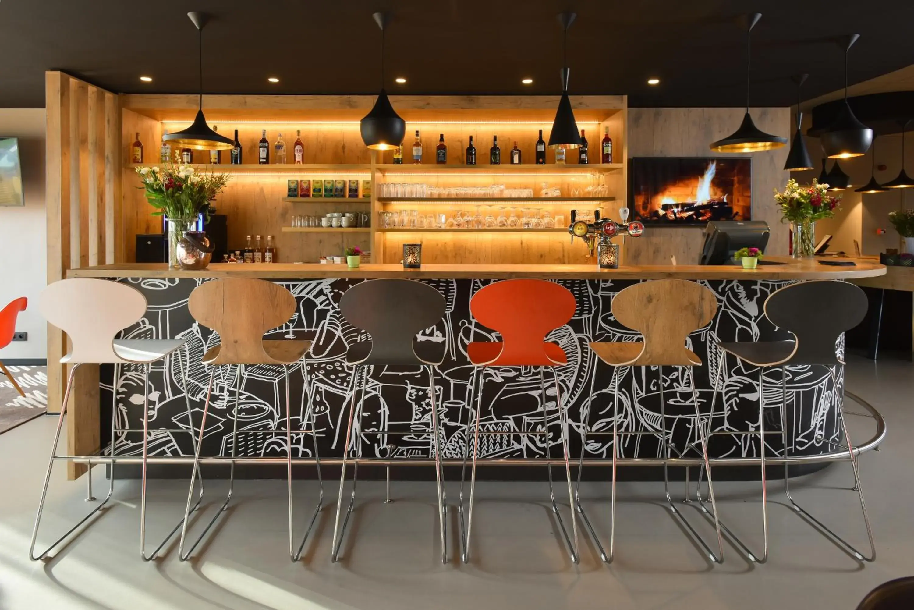 Lounge or bar in ibis Charleroi Airport Brussels South Lounge or bar in ibis Charleroi Airport Brussels South