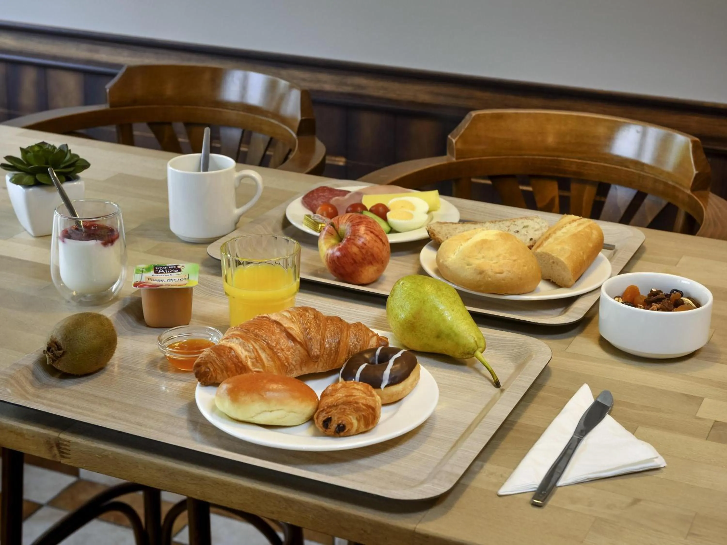 Lounge or bar in ibis Charleroi Centre Gare