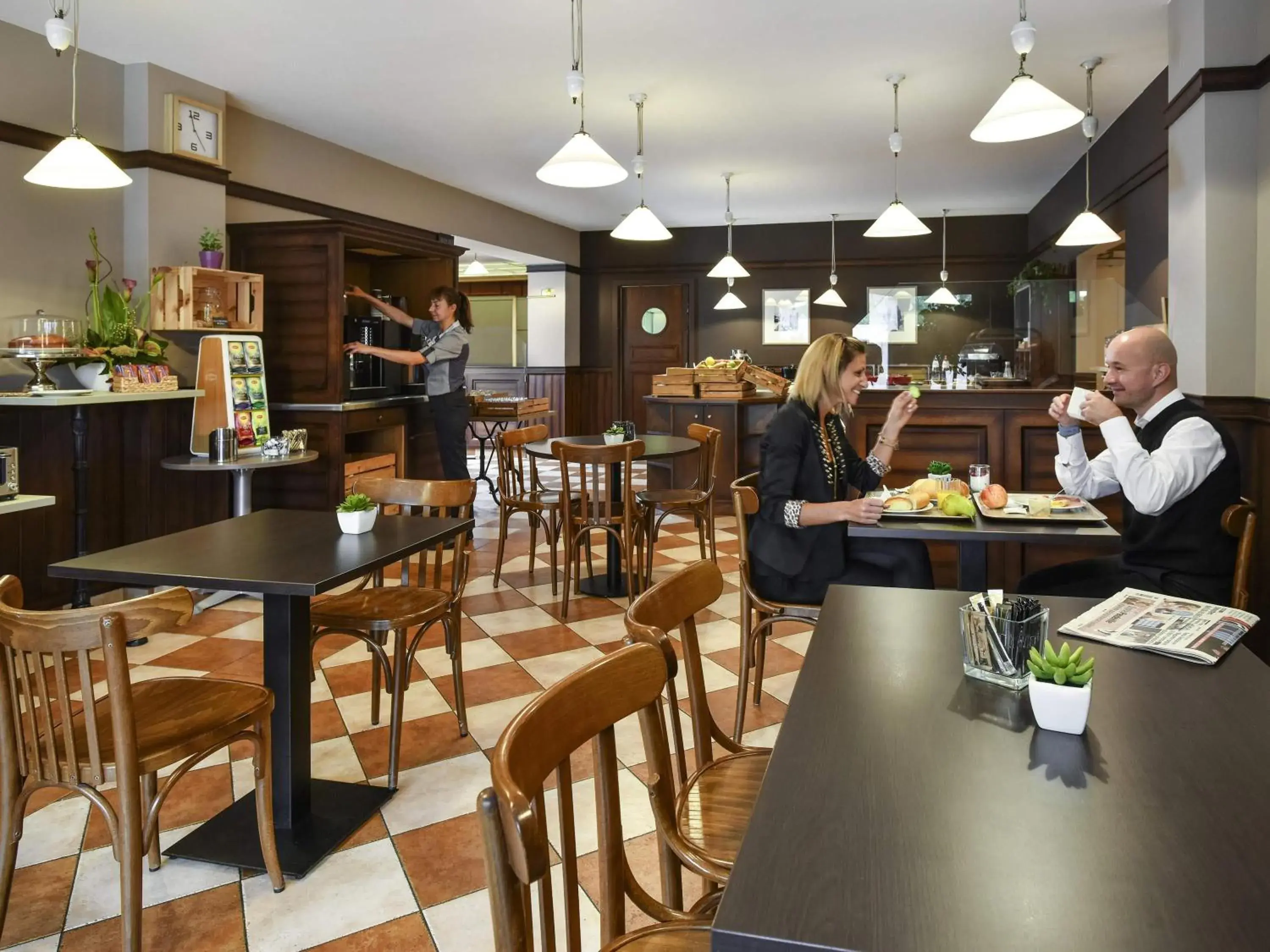 Lounge or bar in ibis Charleroi Centre Gare Lounge or bar in ibis Charleroi Centre Gare