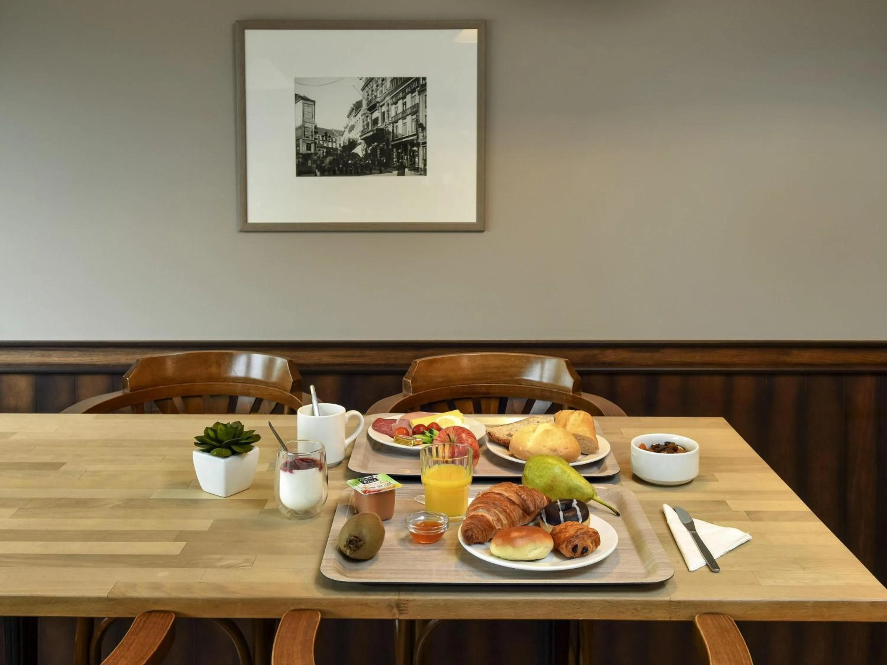 Property building in ibis Charleroi Centre Gare