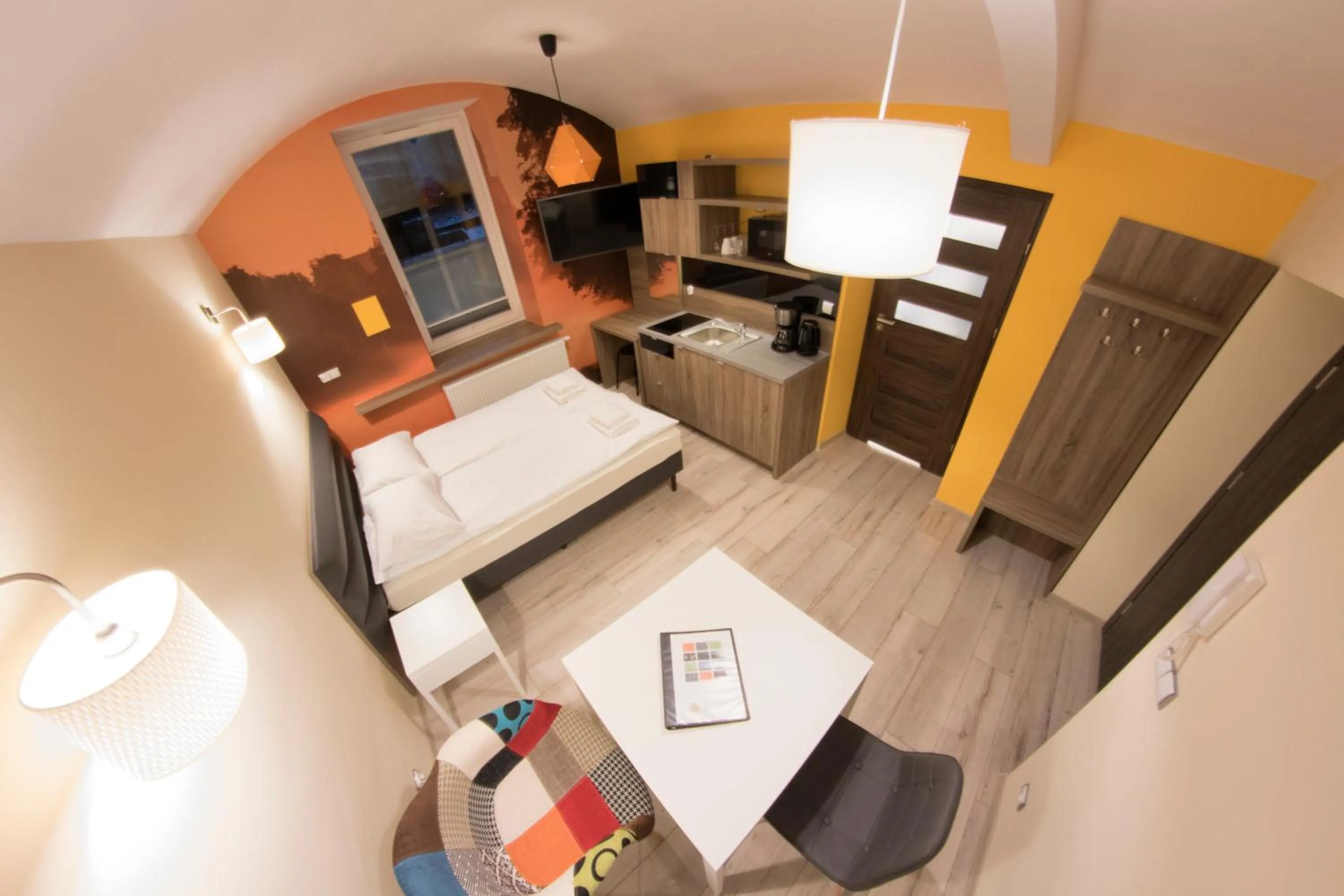 Kitchen or kitchenette, Bed in Yourplace M57 Apartments