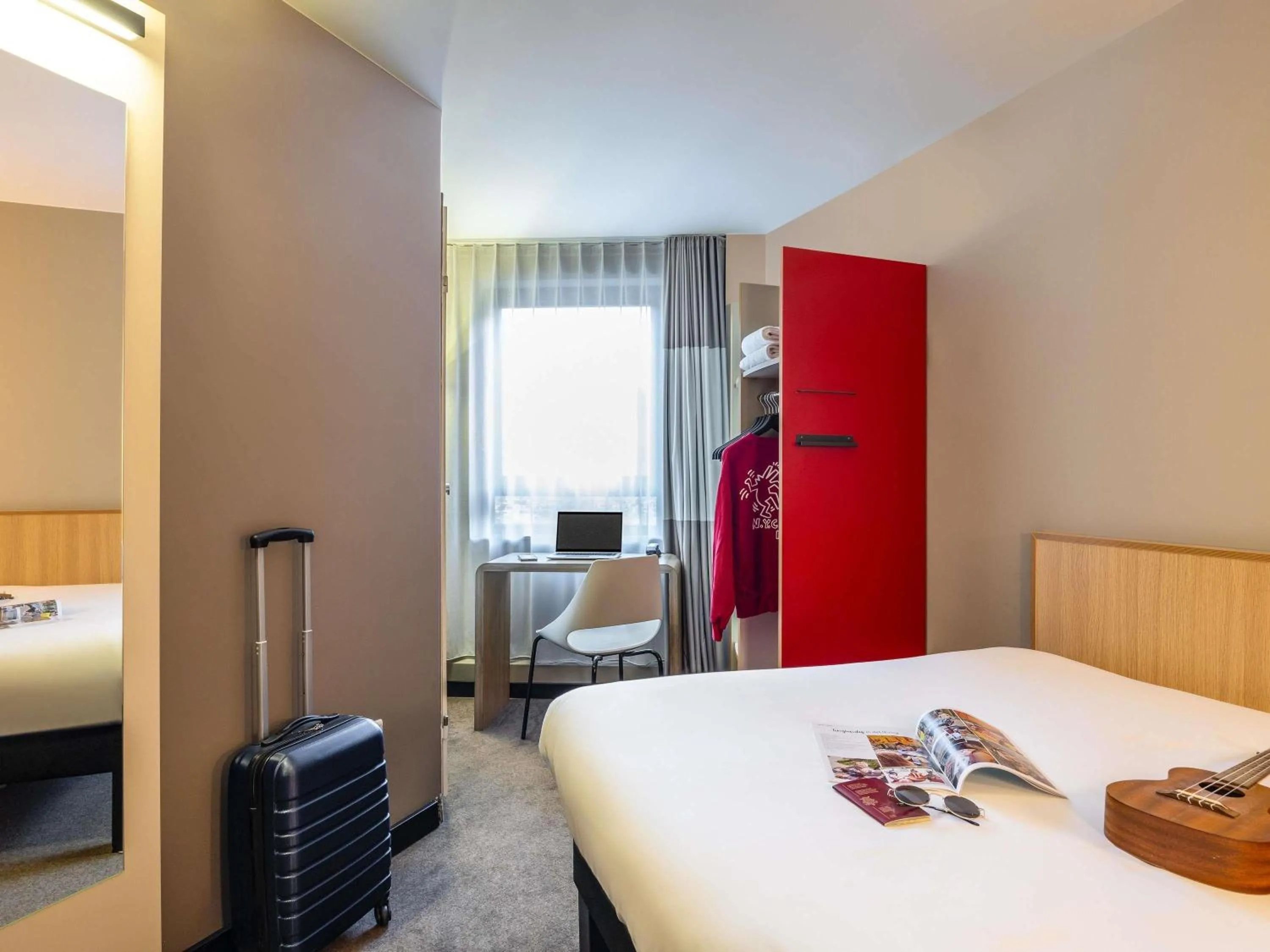 Bedroom, Bed in ibis Gent Centrum Opera