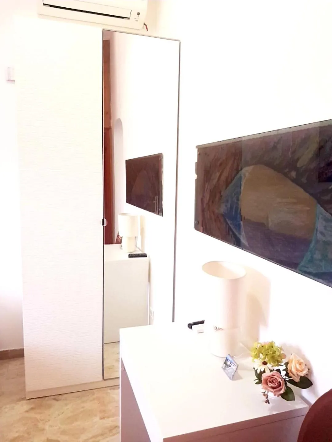 Photo of the whole room in B&B Joy