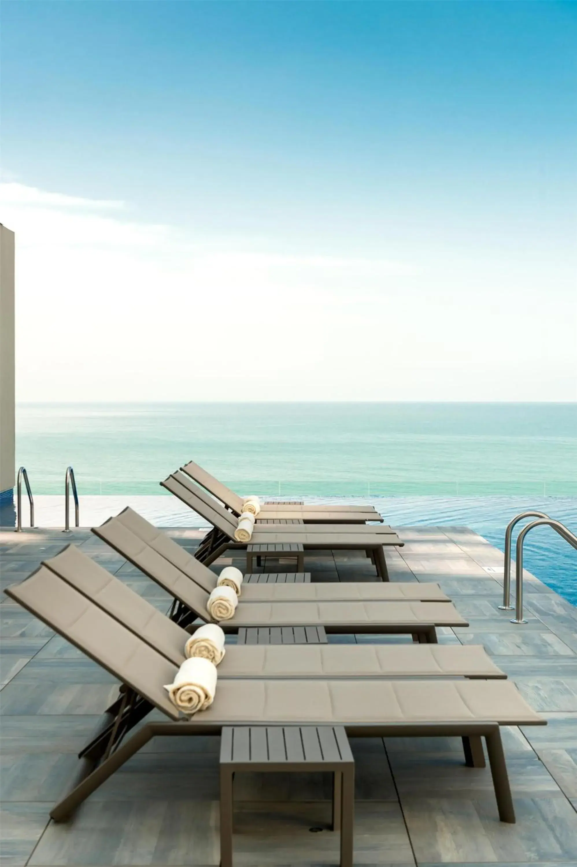 Swimming pool in Hyatt Regency Cartagena Swimming pool in Hyatt Regency Cartagena