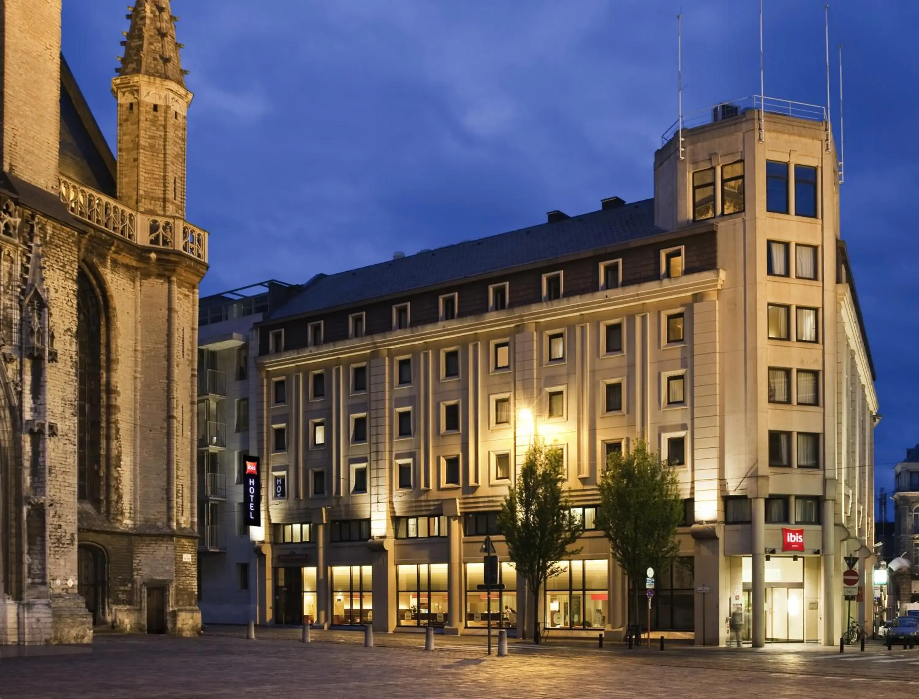 Facade/entrance in ibis Gent Centrum St. Baafs Kathedraal Facade/entrance in ibis Gent Centrum St. Baafs Kathedraal