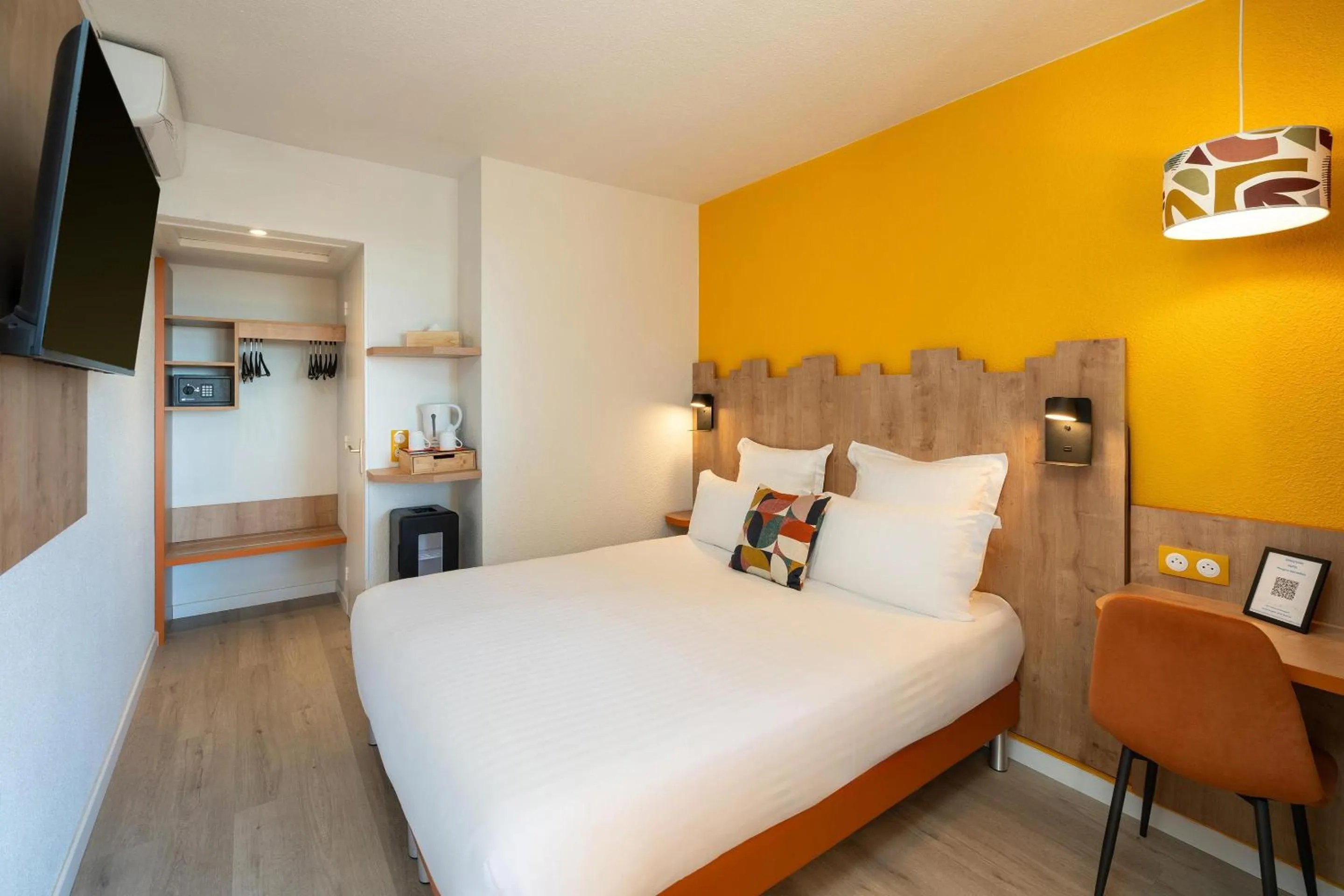 Bedroom, Bed in Sure Hotel by Best Western Mougins Belvedere