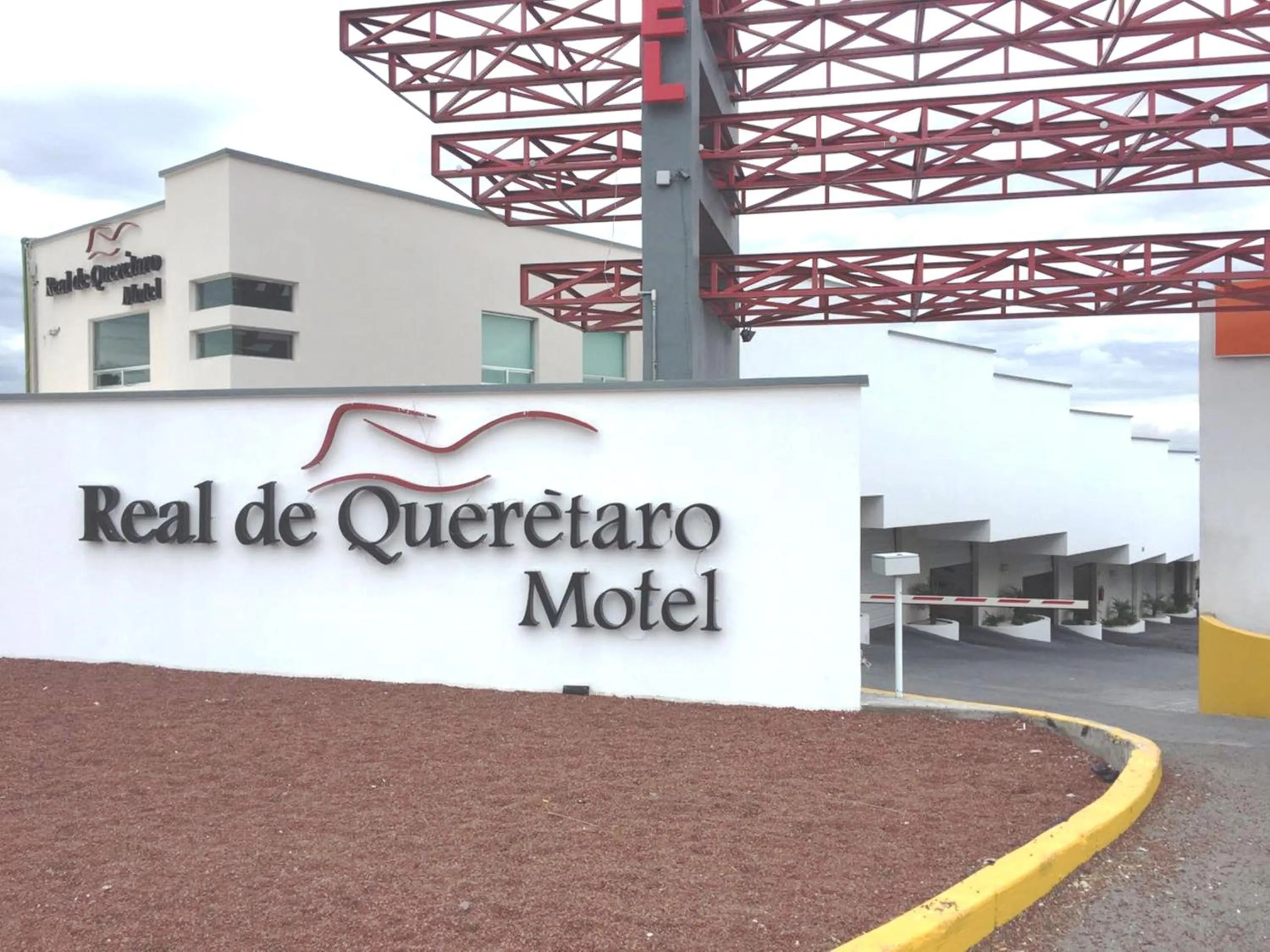 Facade/entrance in Motel Real de Queretaro