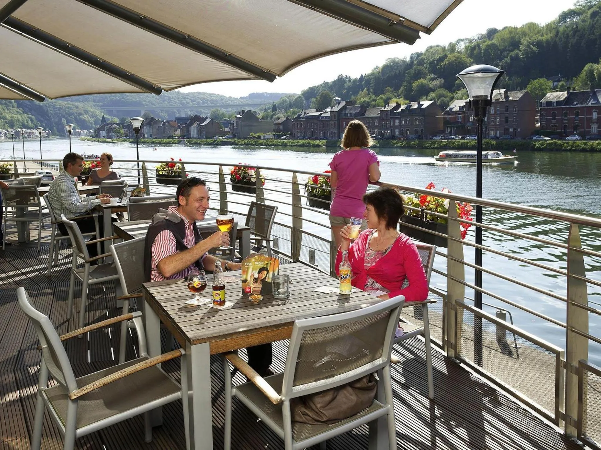 Lounge or bar in ibis Dinant Centre