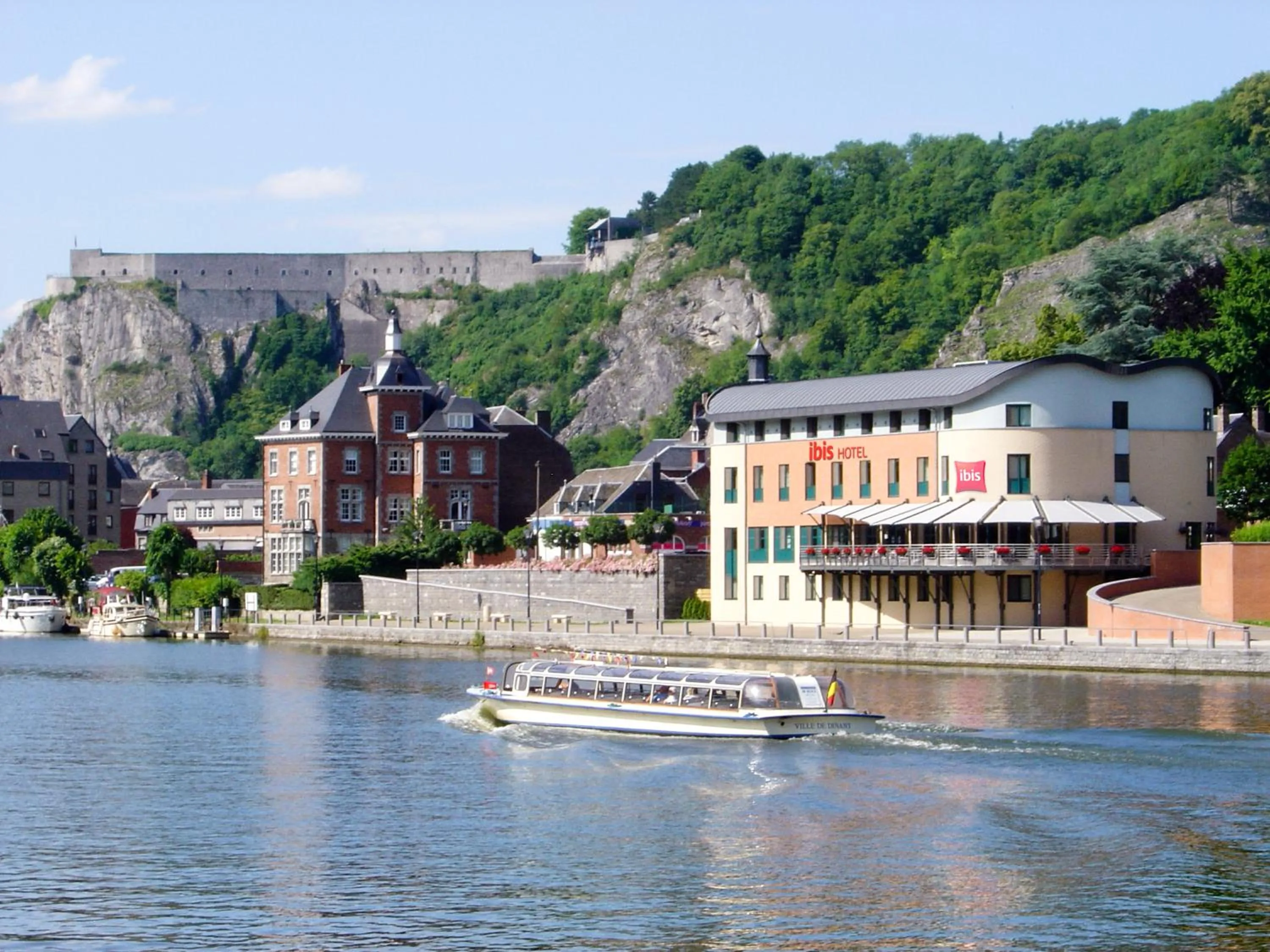 Property building in ibis Dinant Centre