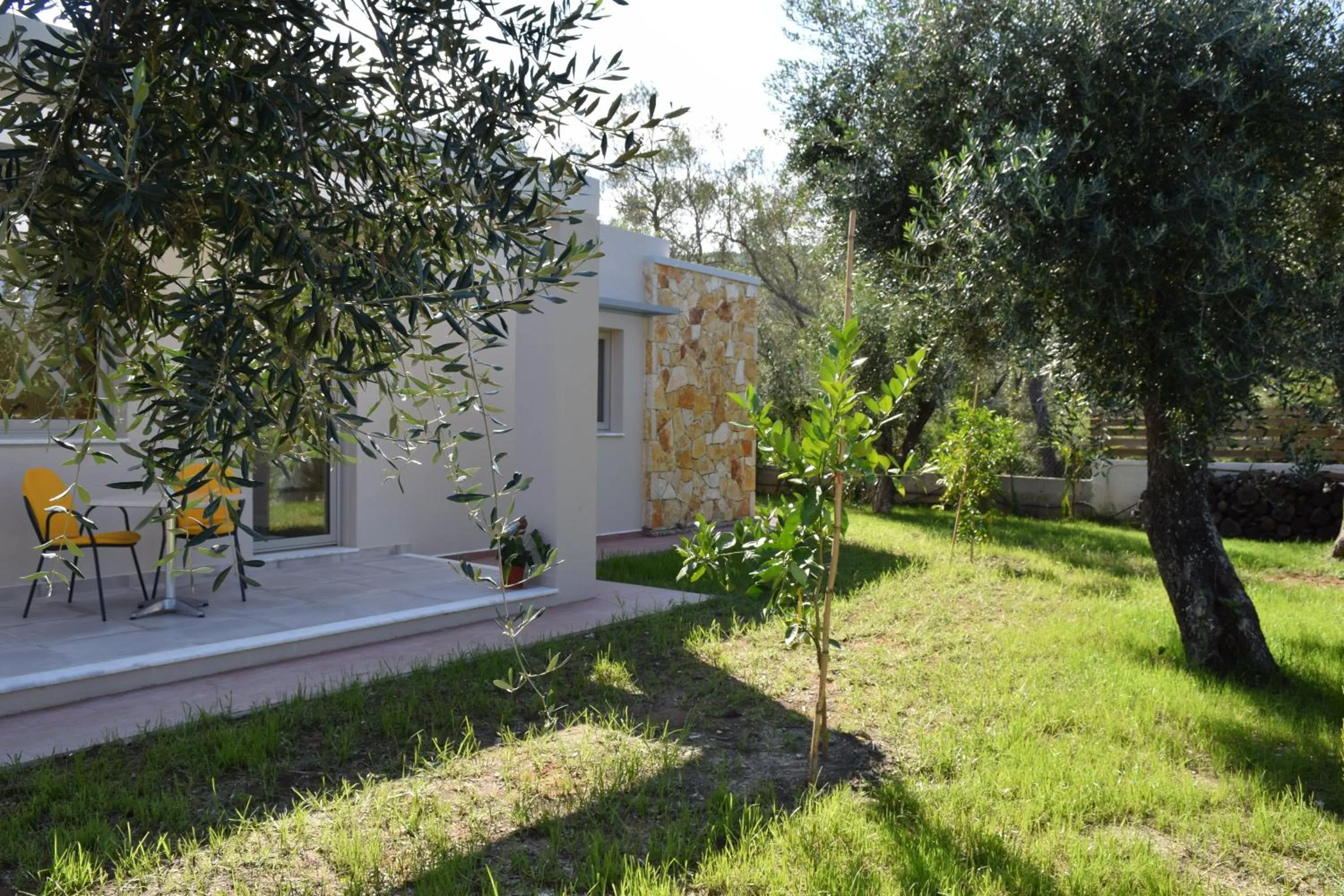 Garden in Three Stars Luxury Villas