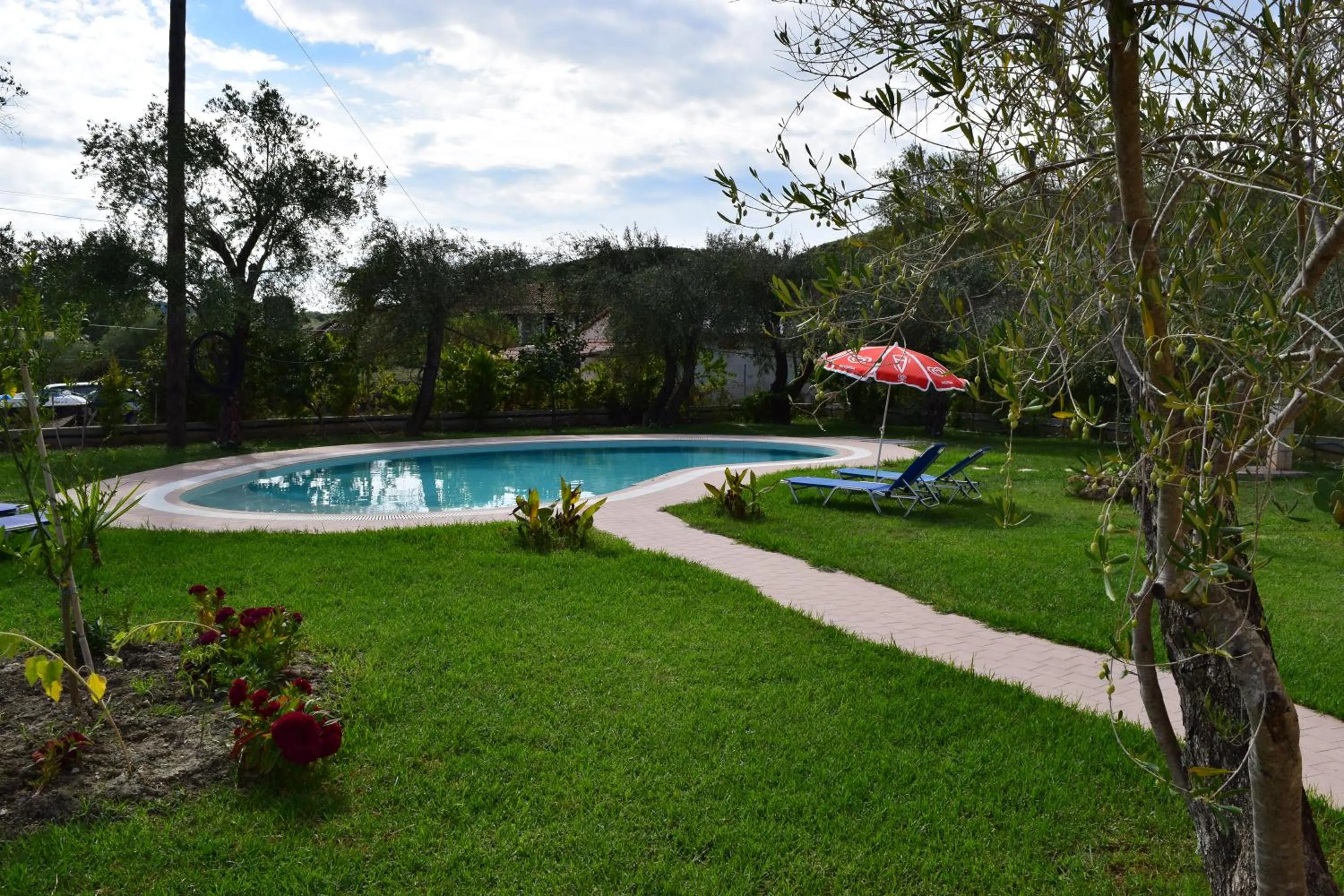 Garden in Three Stars Luxury Villas