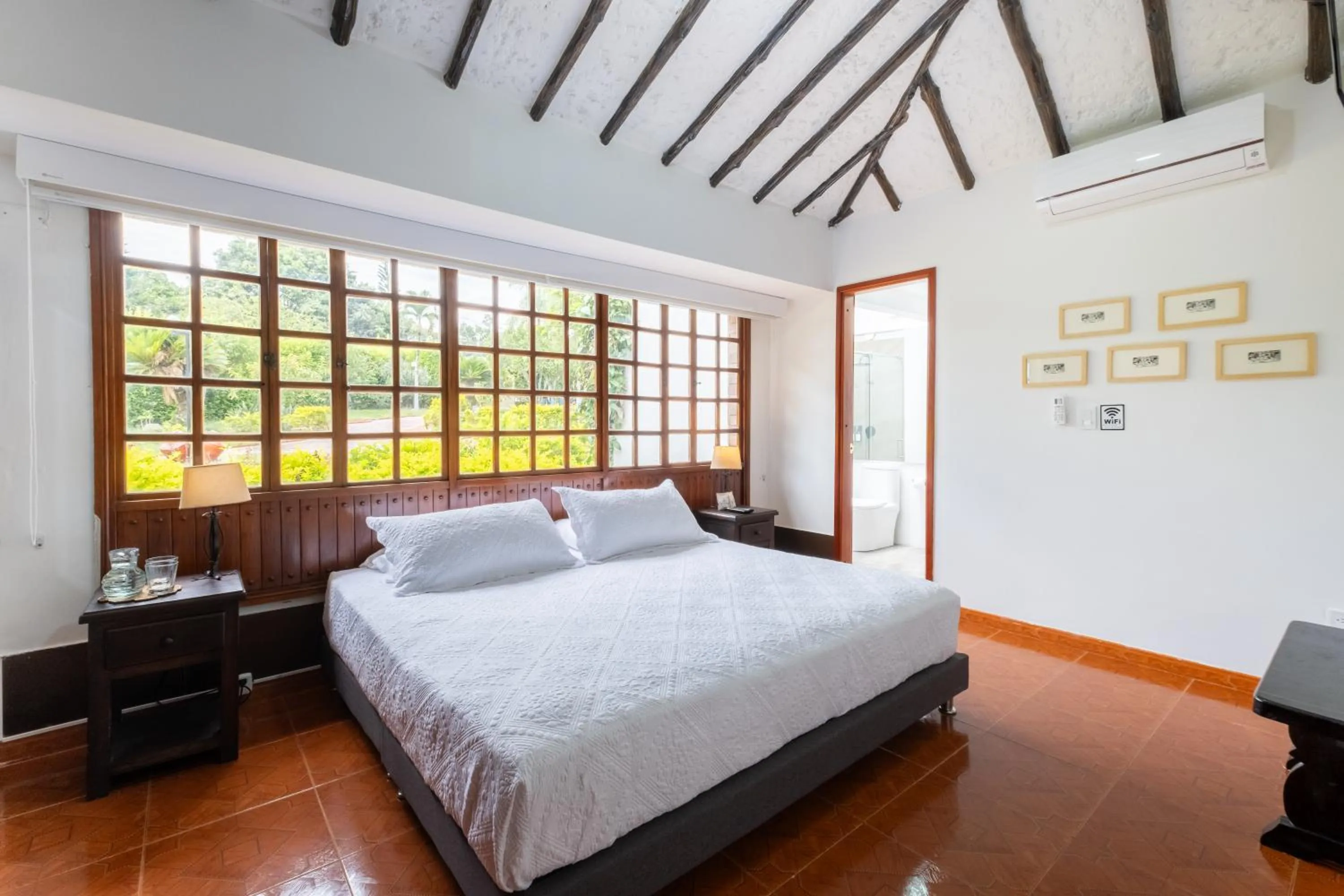 Bed in Hotel Chalet El Castillo by Majuva