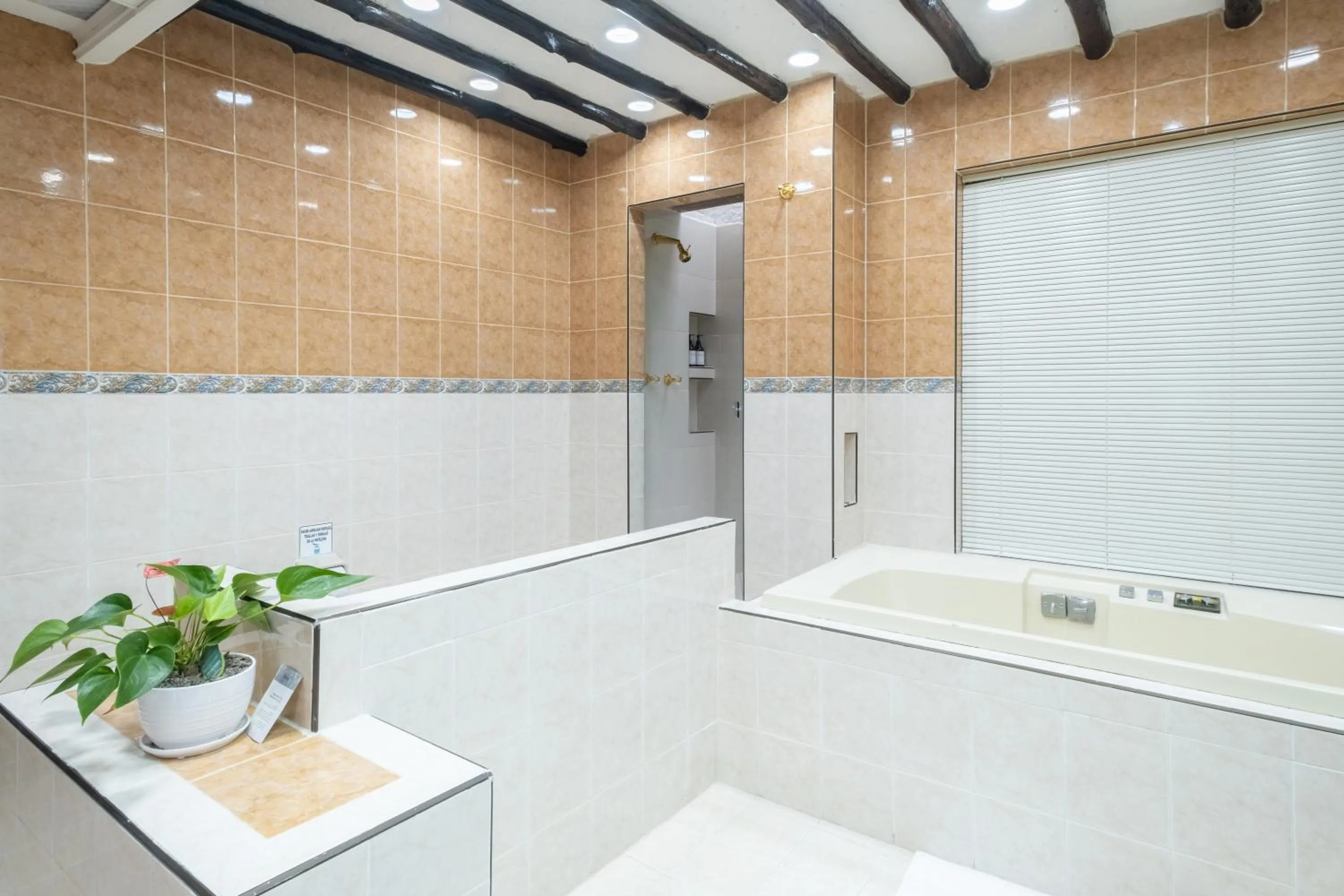 Hotel Chalet El Castillo by Majuva