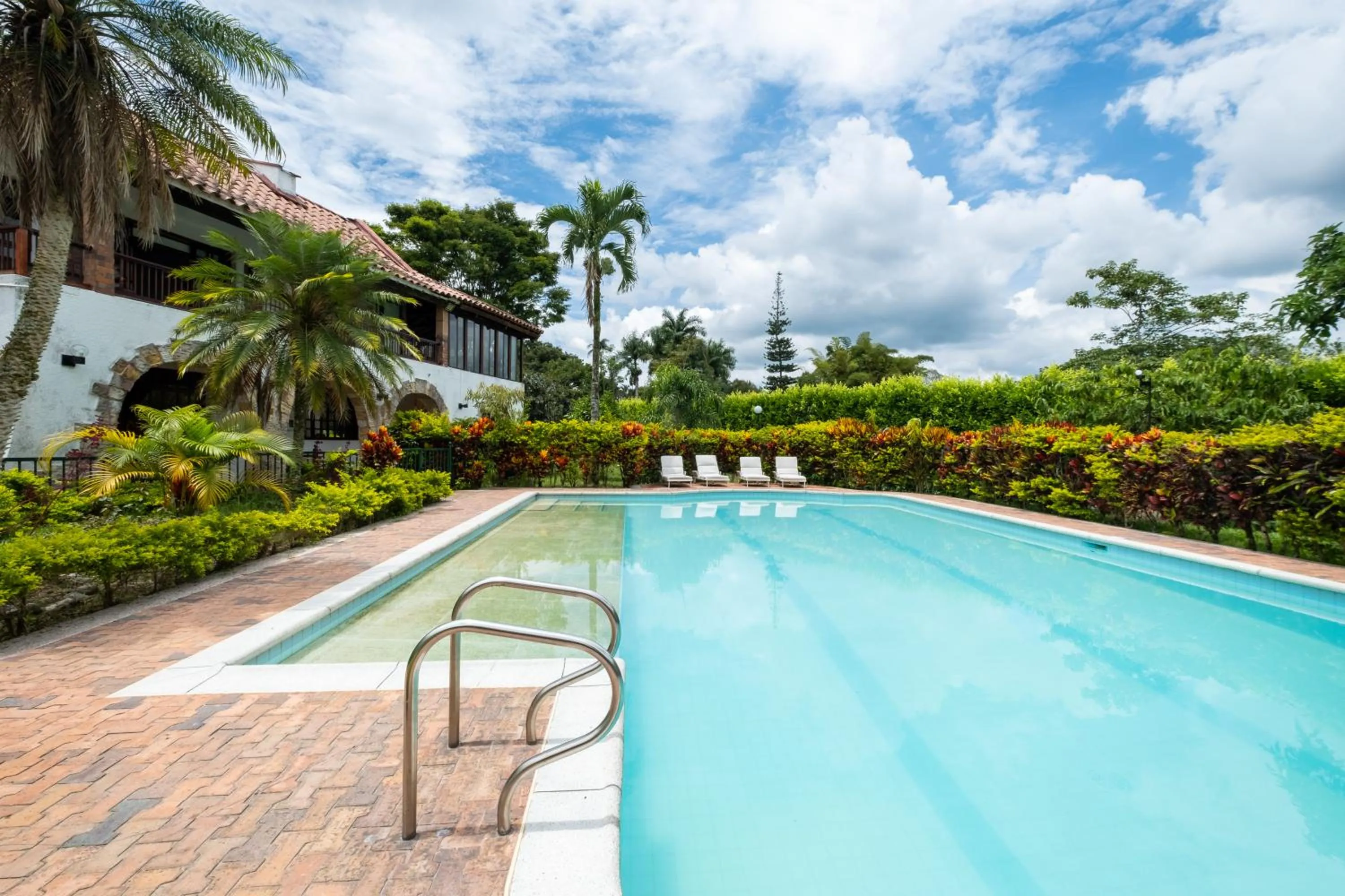 Day in Hotel Chalet El Castillo by Majuva