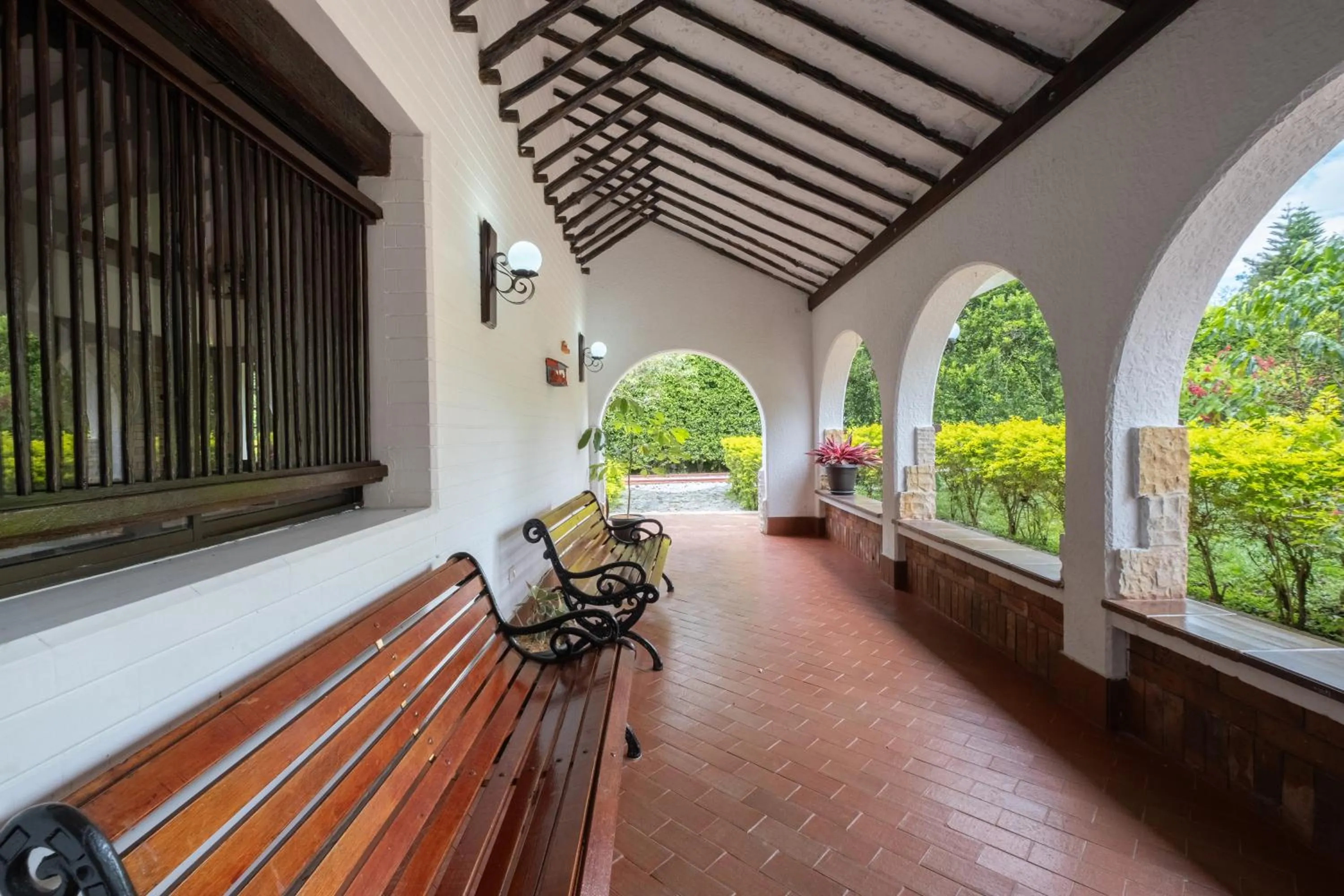 Day in Hotel Chalet El Castillo by Majuva