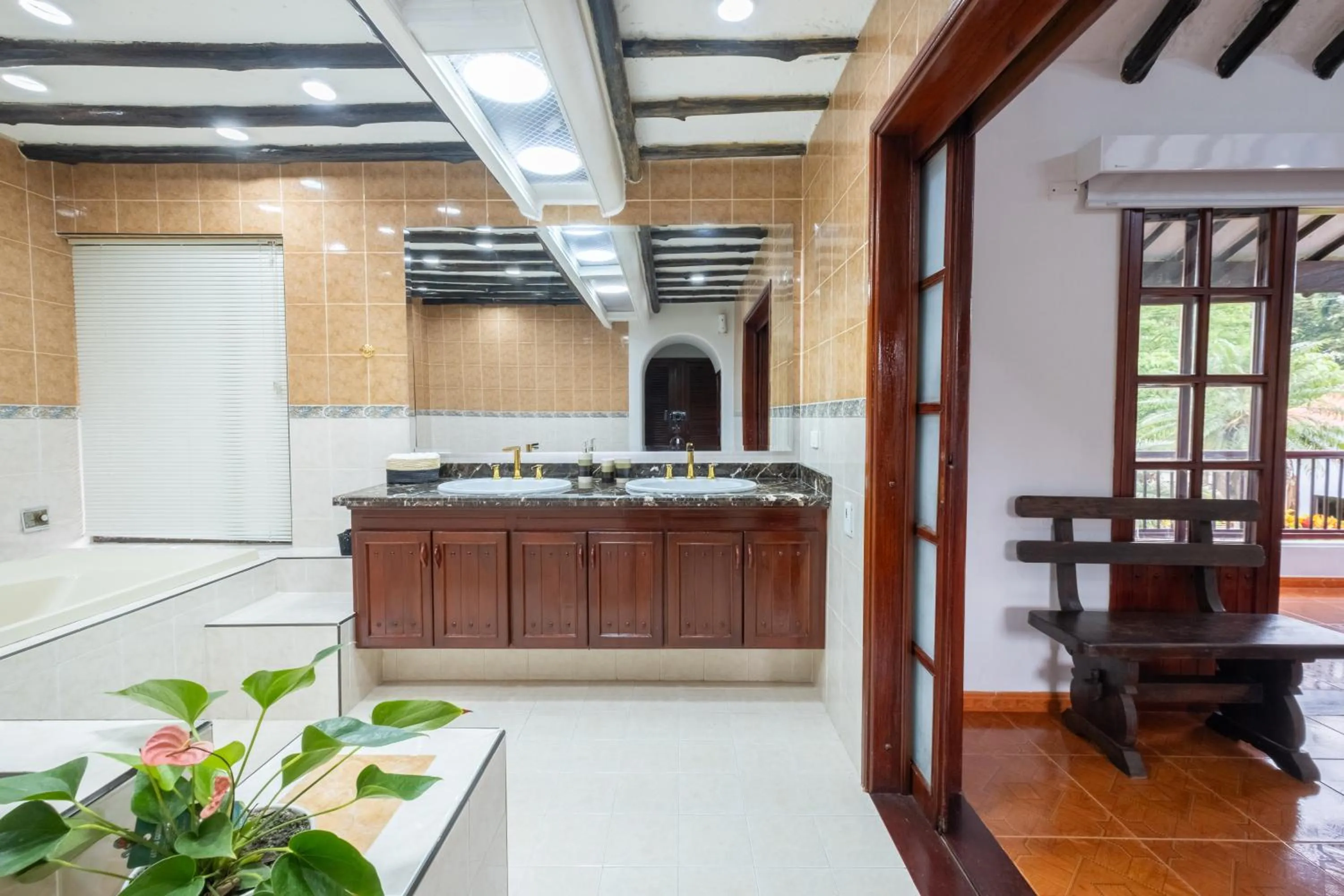 Hotel Chalet El Castillo by Majuva