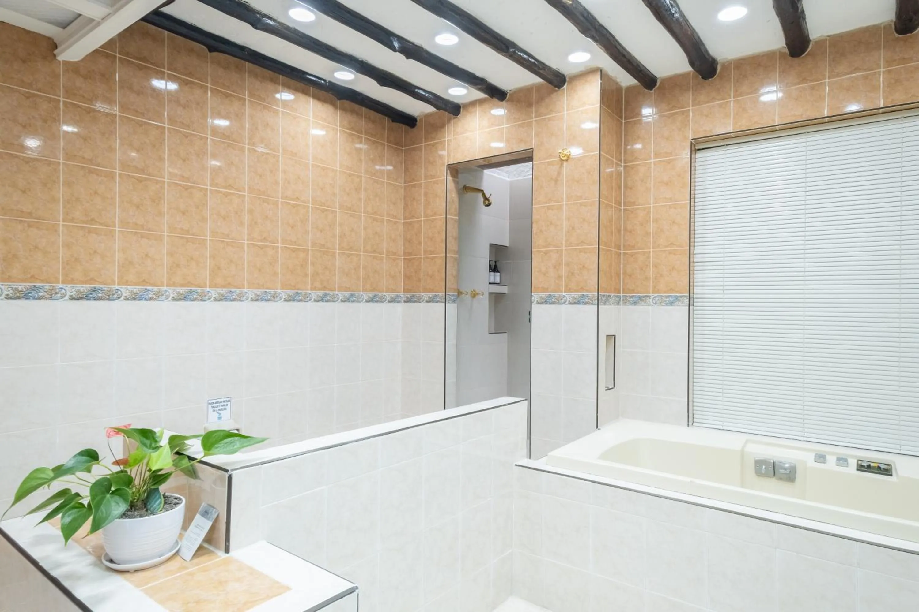 Hotel Chalet El Castillo by Majuva