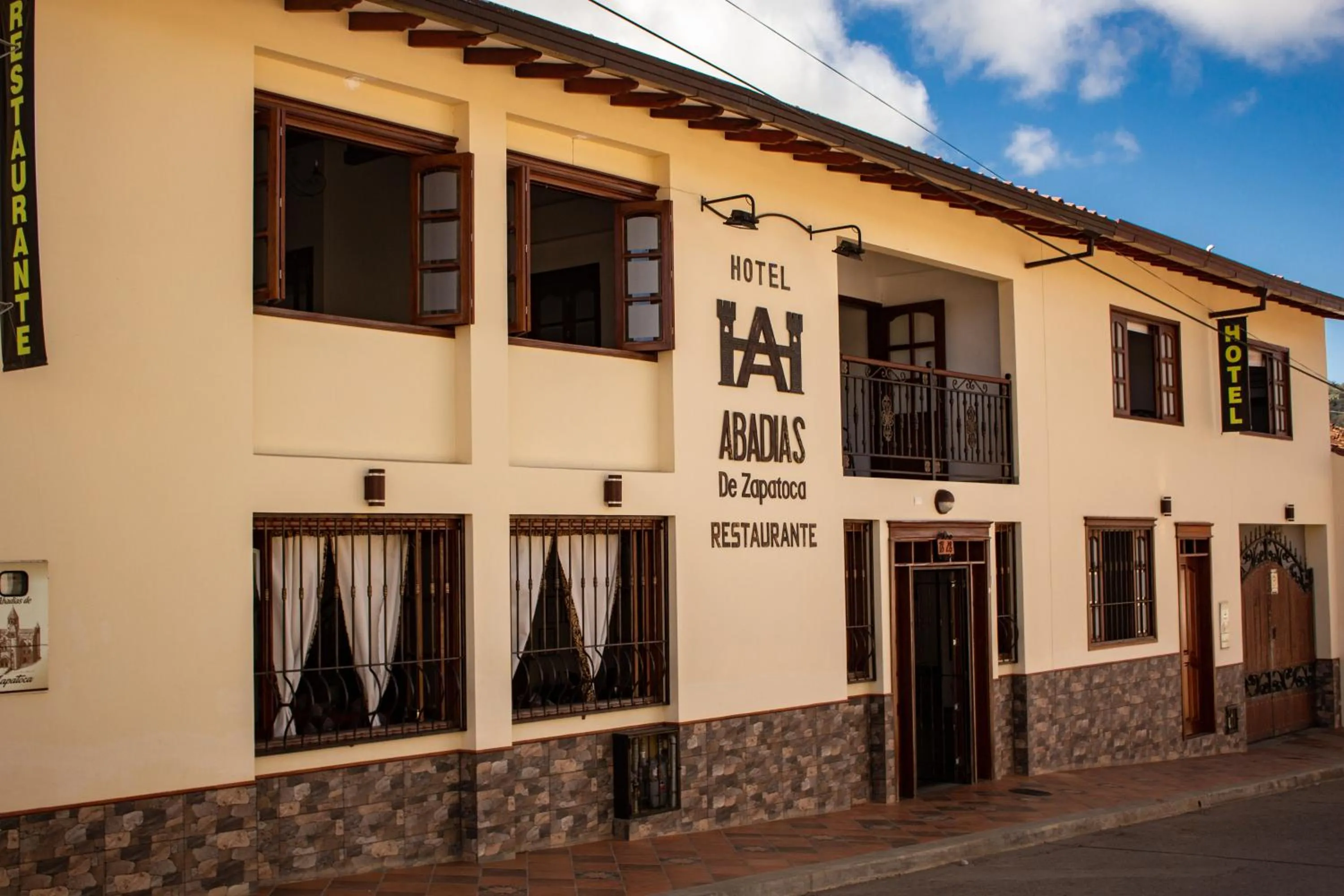 Facade/entrance in Hotel Abadias De Zapatoca