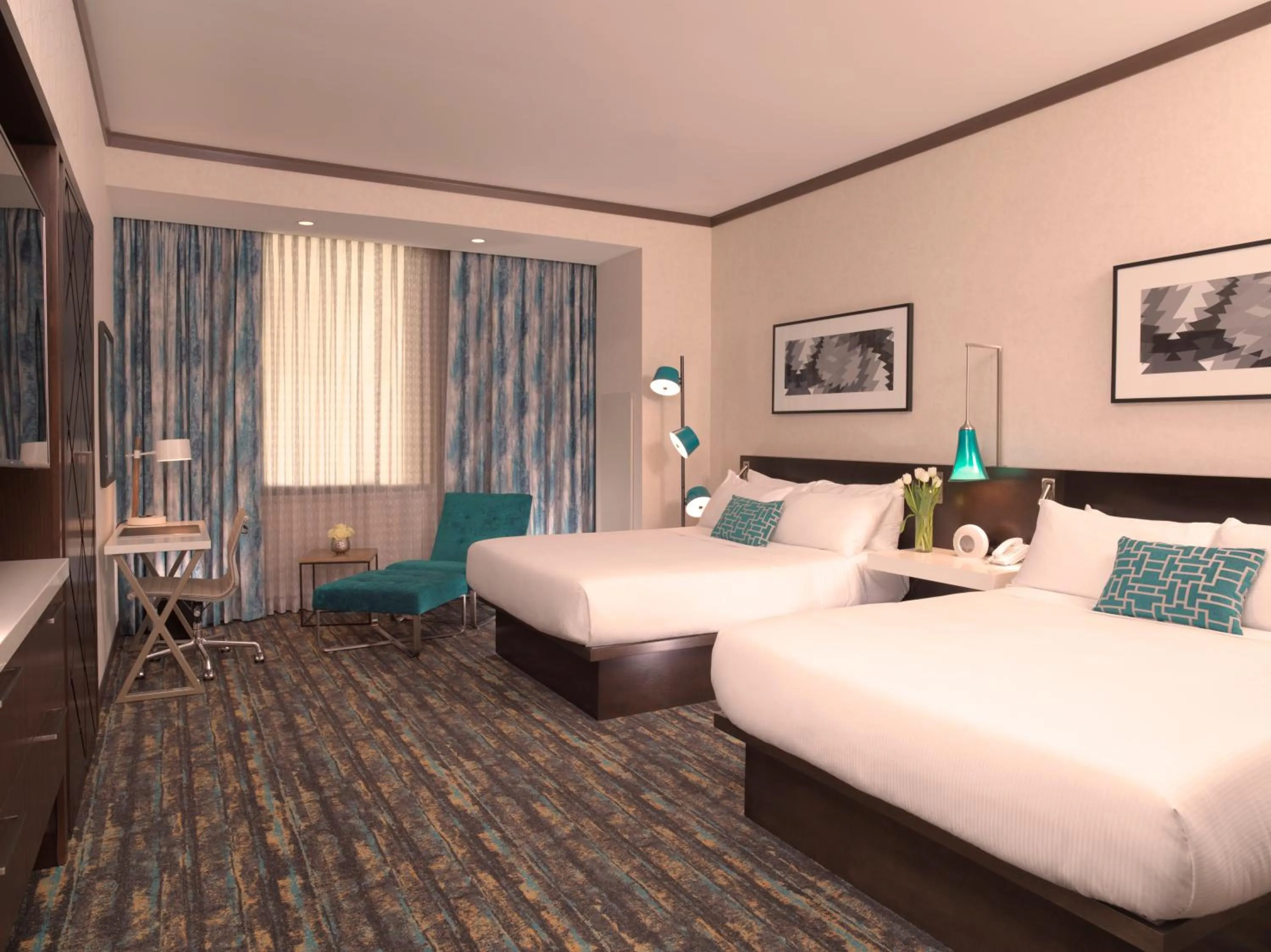 Bedroom, Bed in Thunder Valley Casino Resort