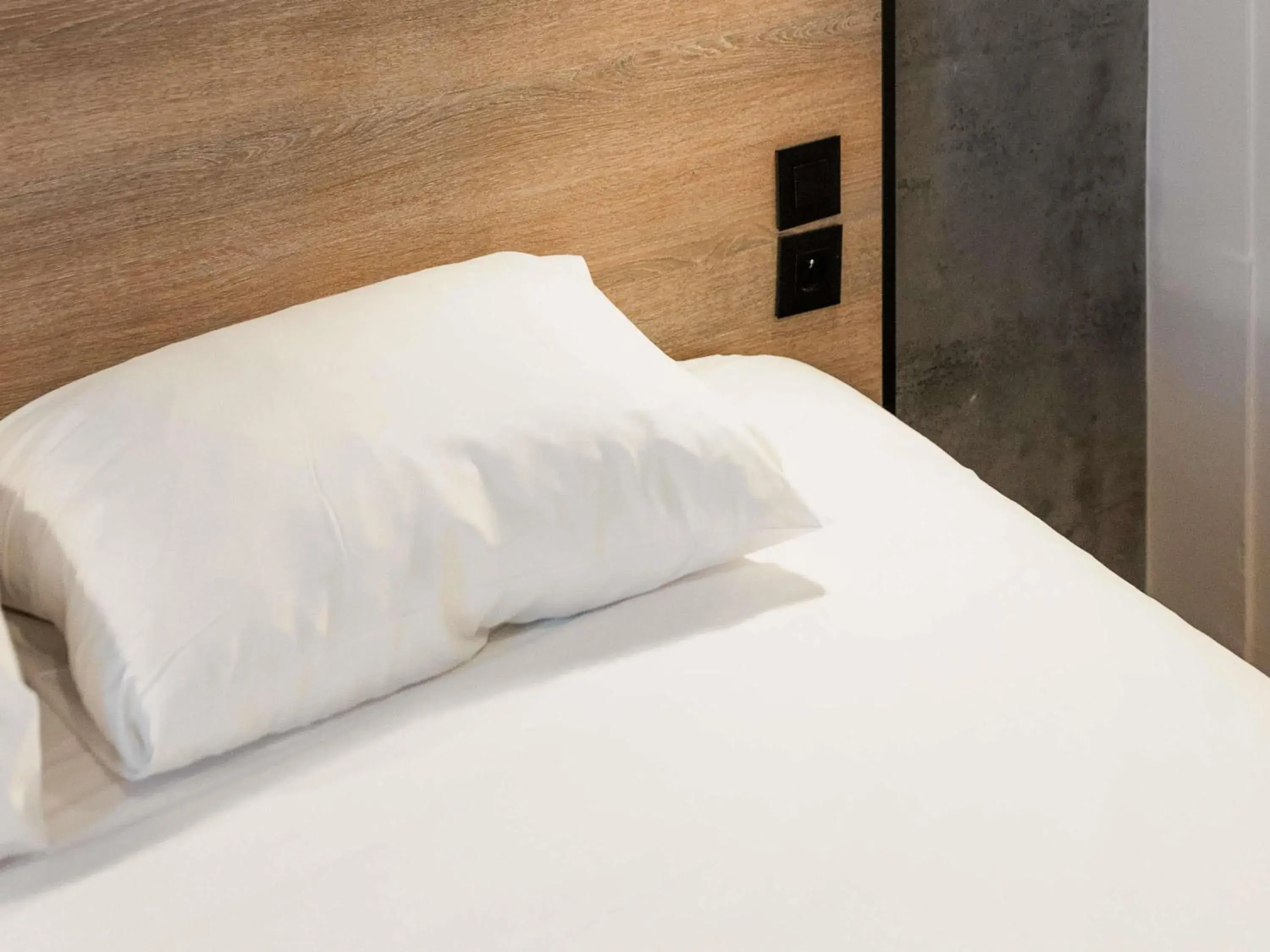 Bedroom, Bed in Ibis Namur Centre Bedroom, Bed in Ibis Namur Centre