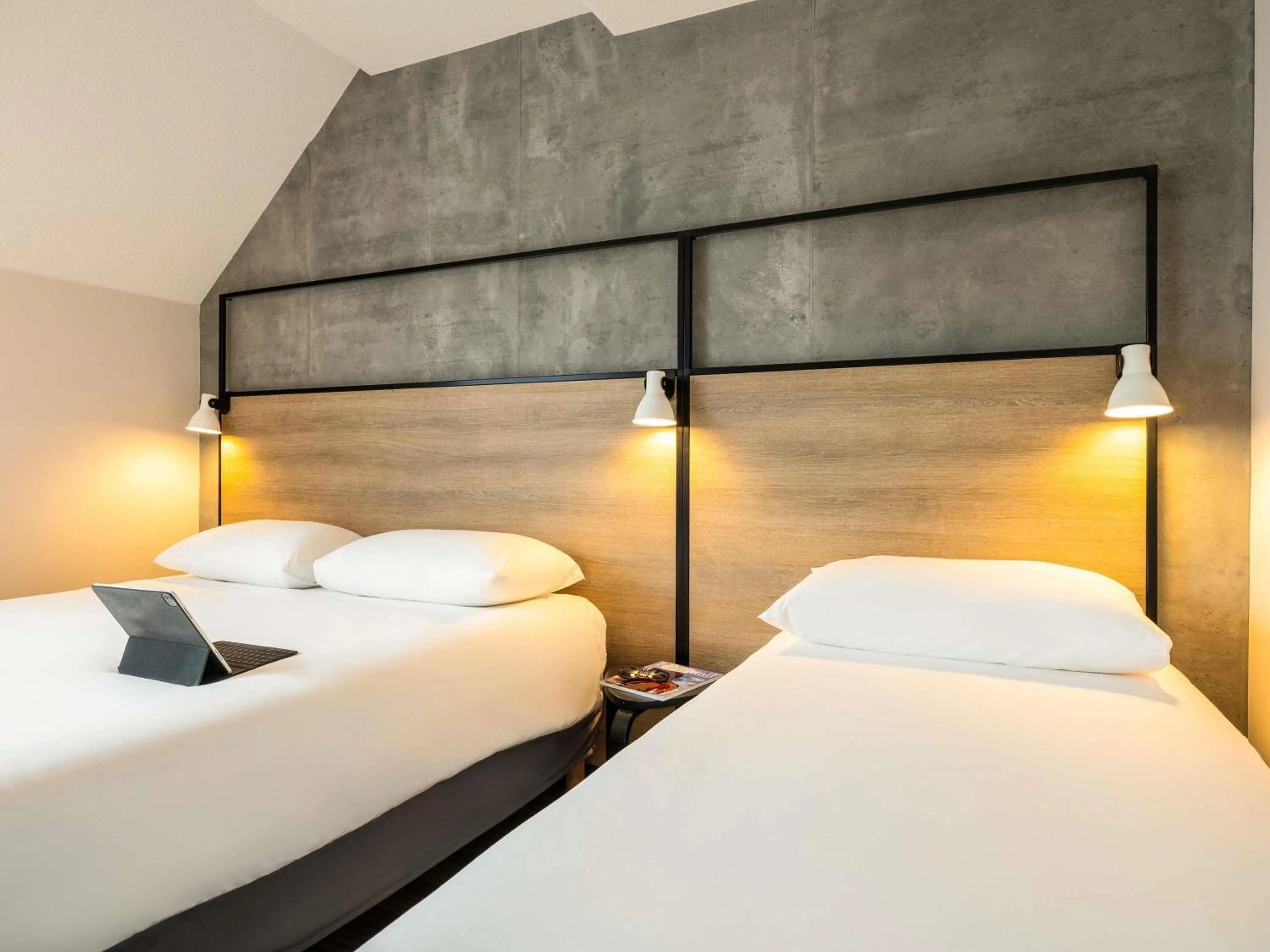 Bedroom, Bed in Ibis Namur Centre