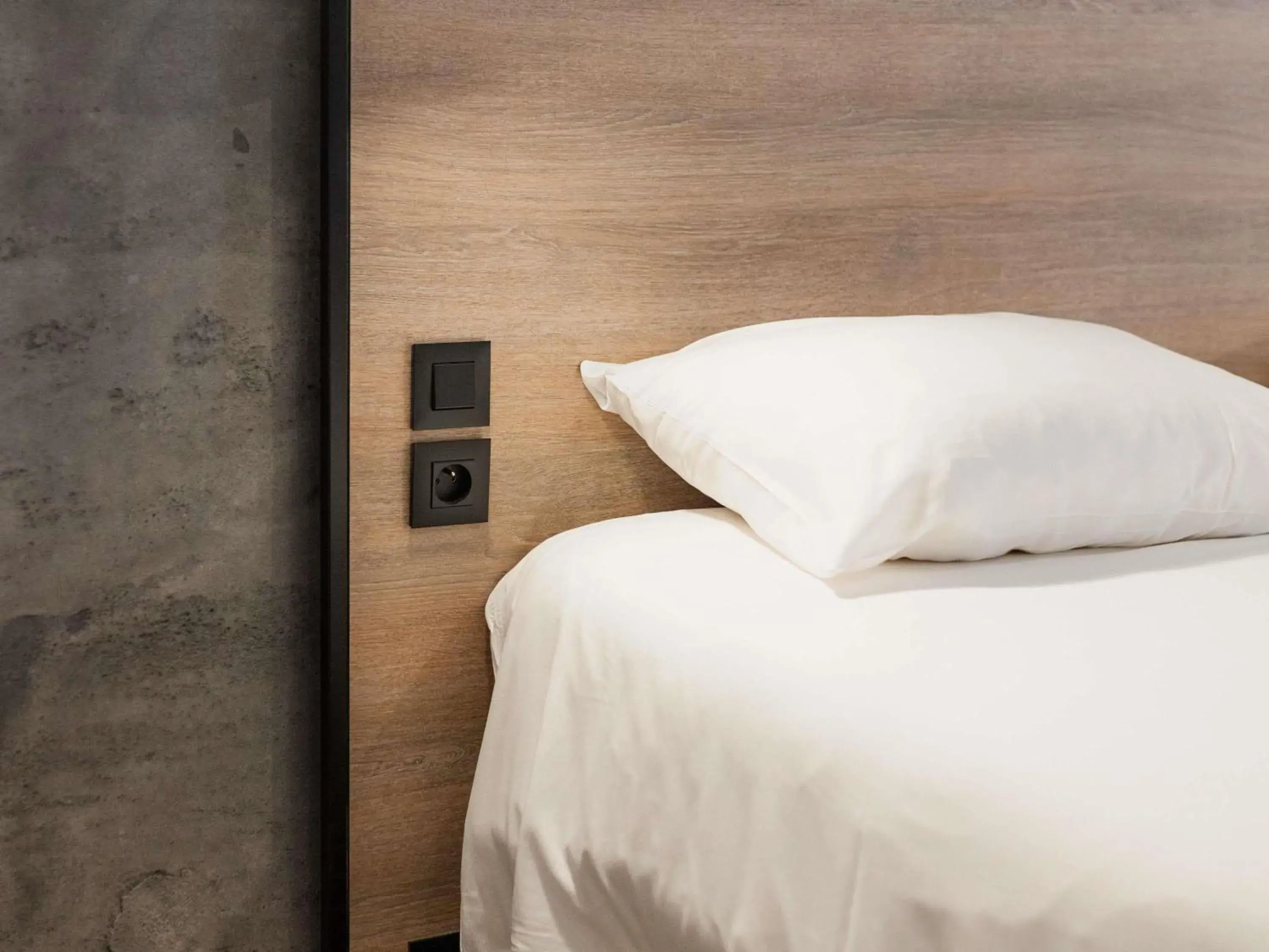 Bedroom, Bed in Ibis Namur Centre Bedroom, Bed in Ibis Namur Centre