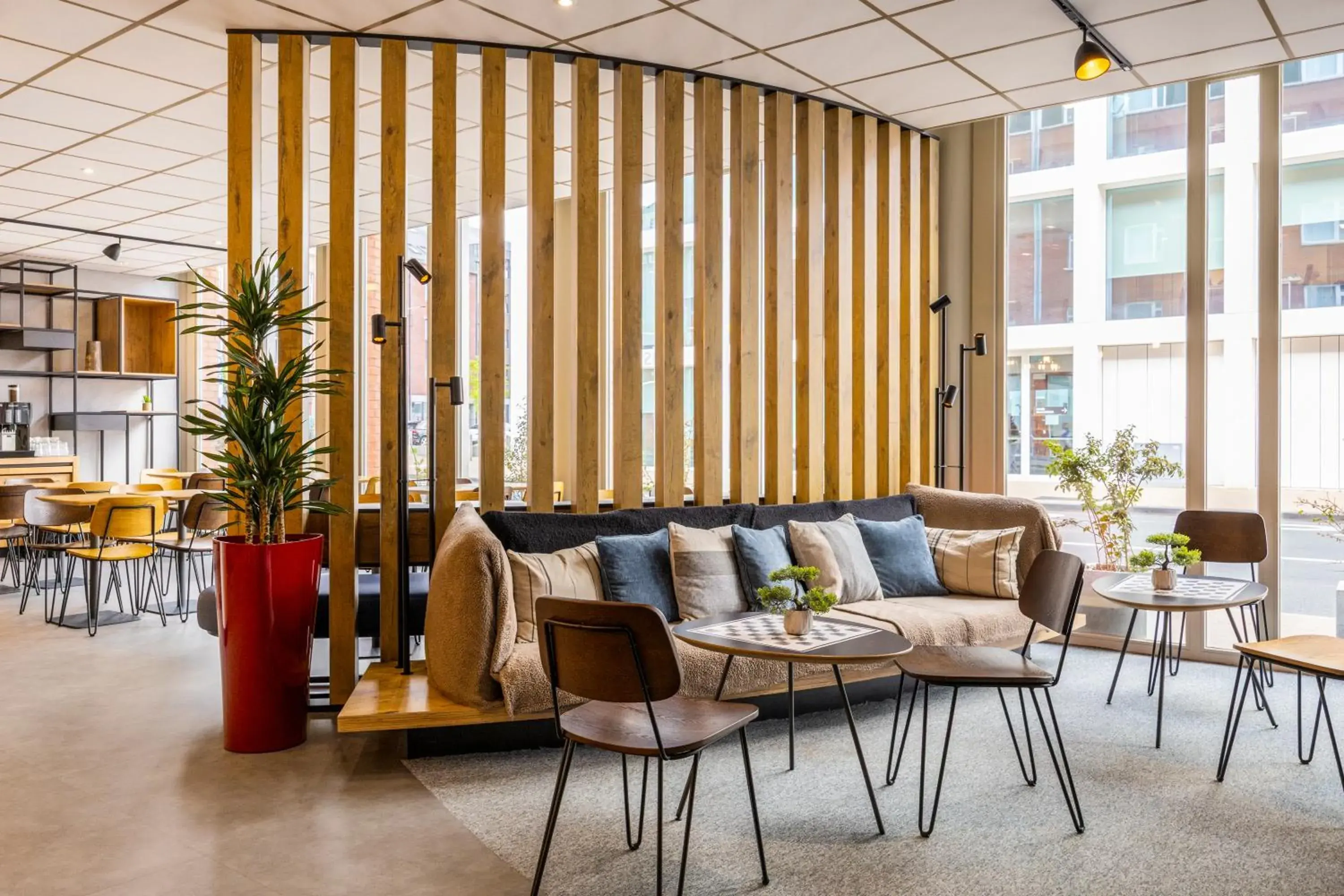 Lounge or bar in Ibis Namur Centre Lounge or bar in Ibis Namur Centre