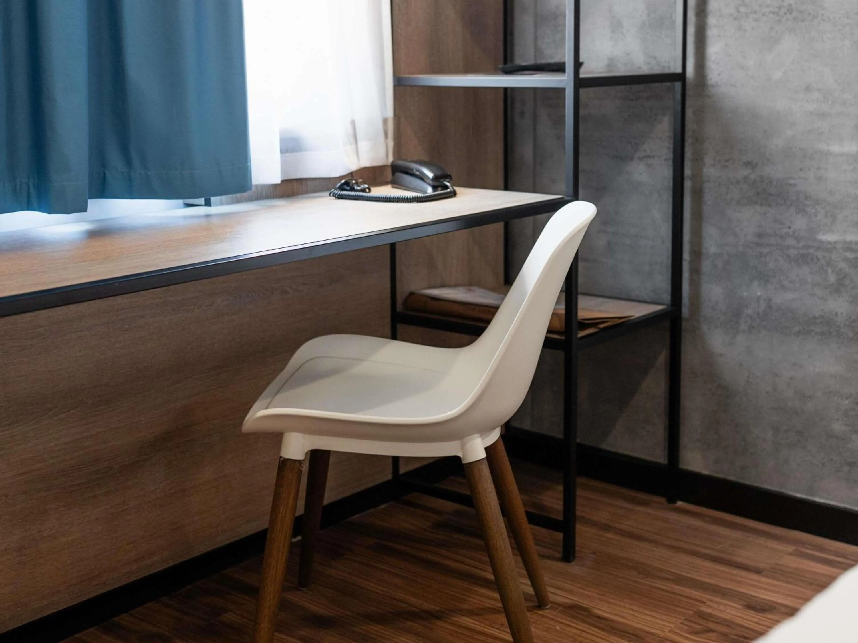 Bedroom in Ibis Namur Centre