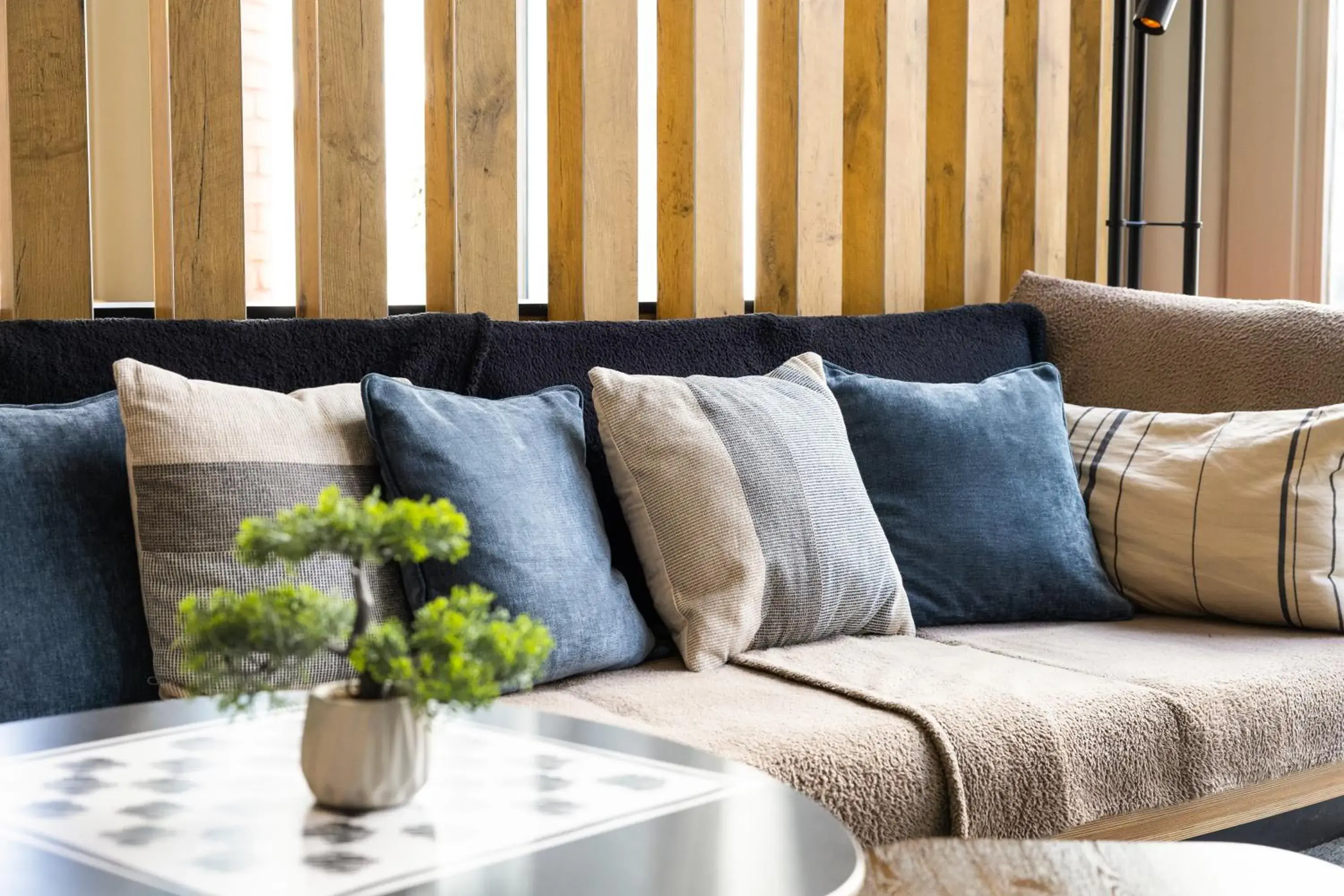 Lounge or bar in Ibis Namur Centre Lounge or bar in Ibis Namur Centre