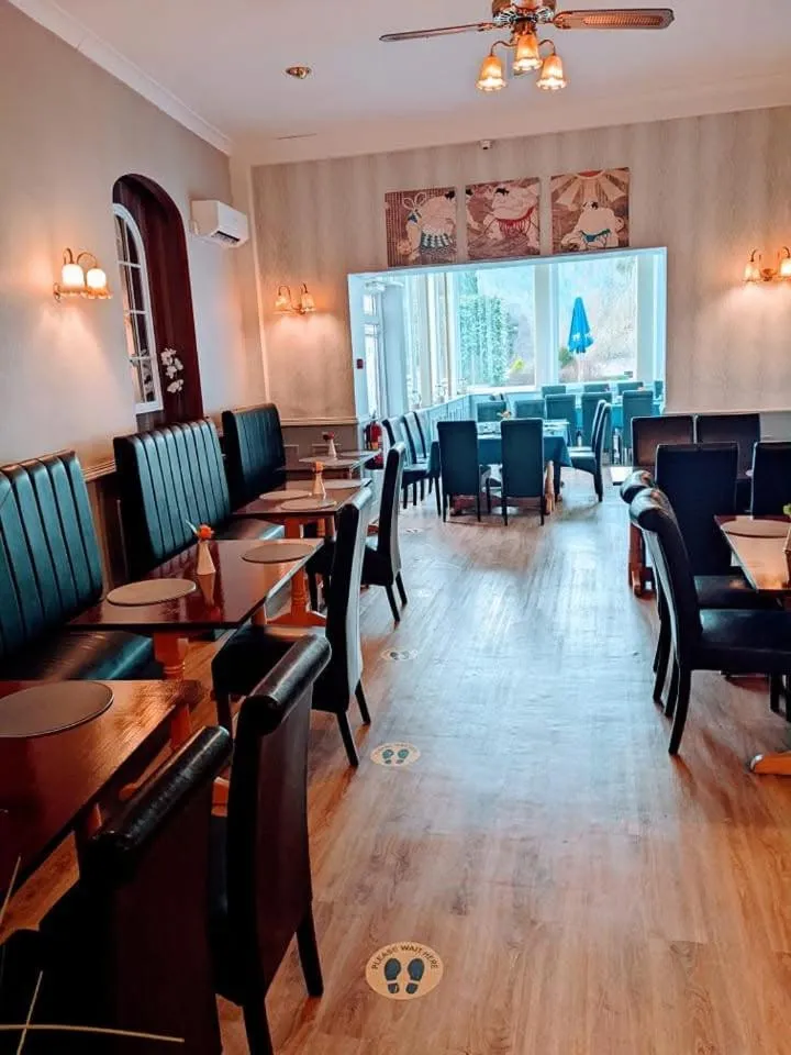 Restaurant/places to eat in The Paddocks Hotel