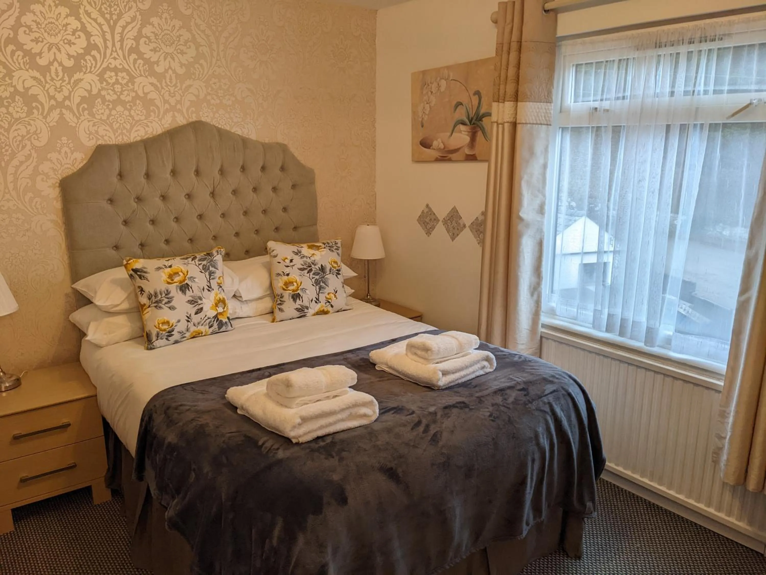 Bed in The Paddocks Hotel