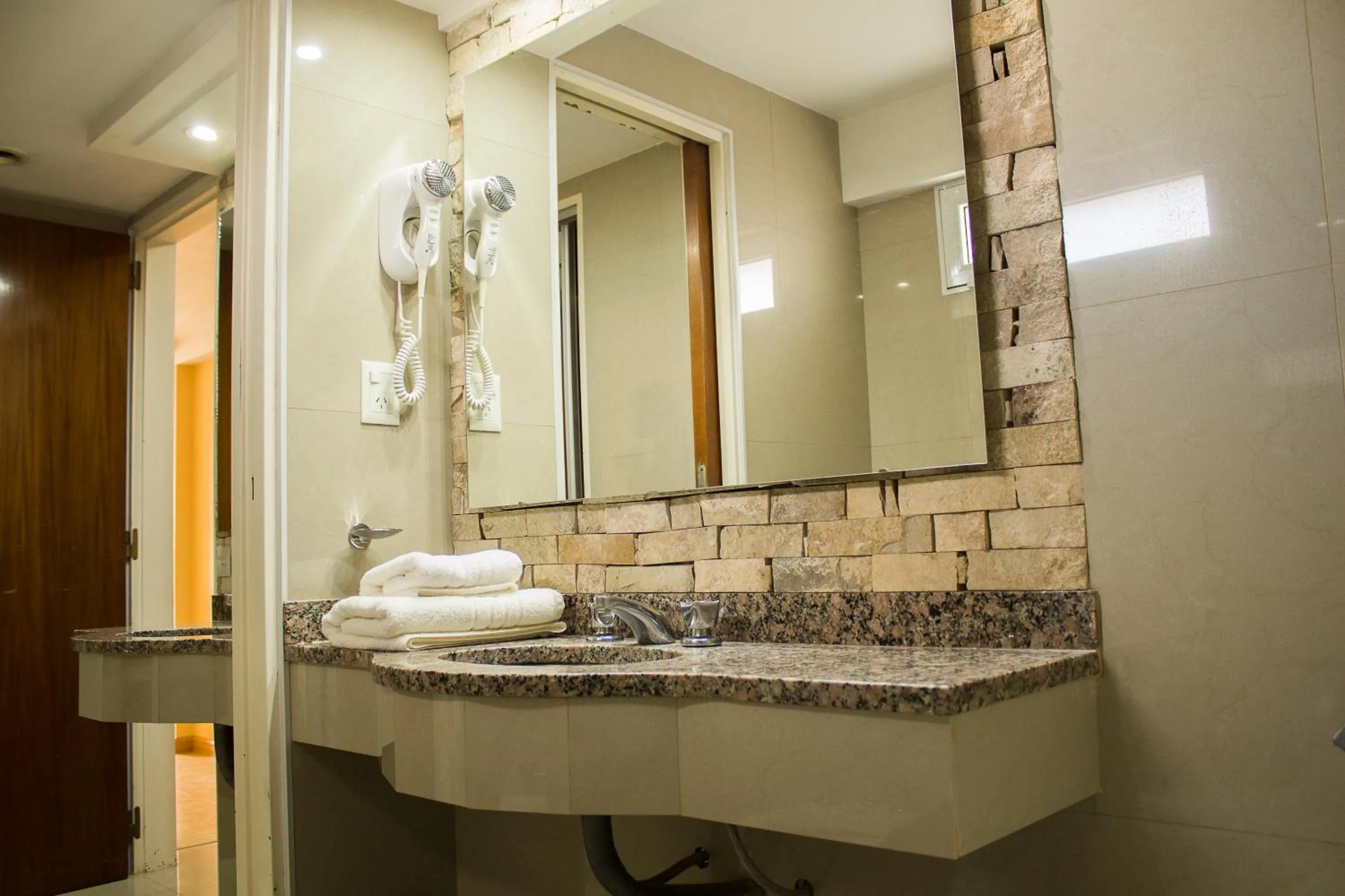 Bathroom in Hotel Dior