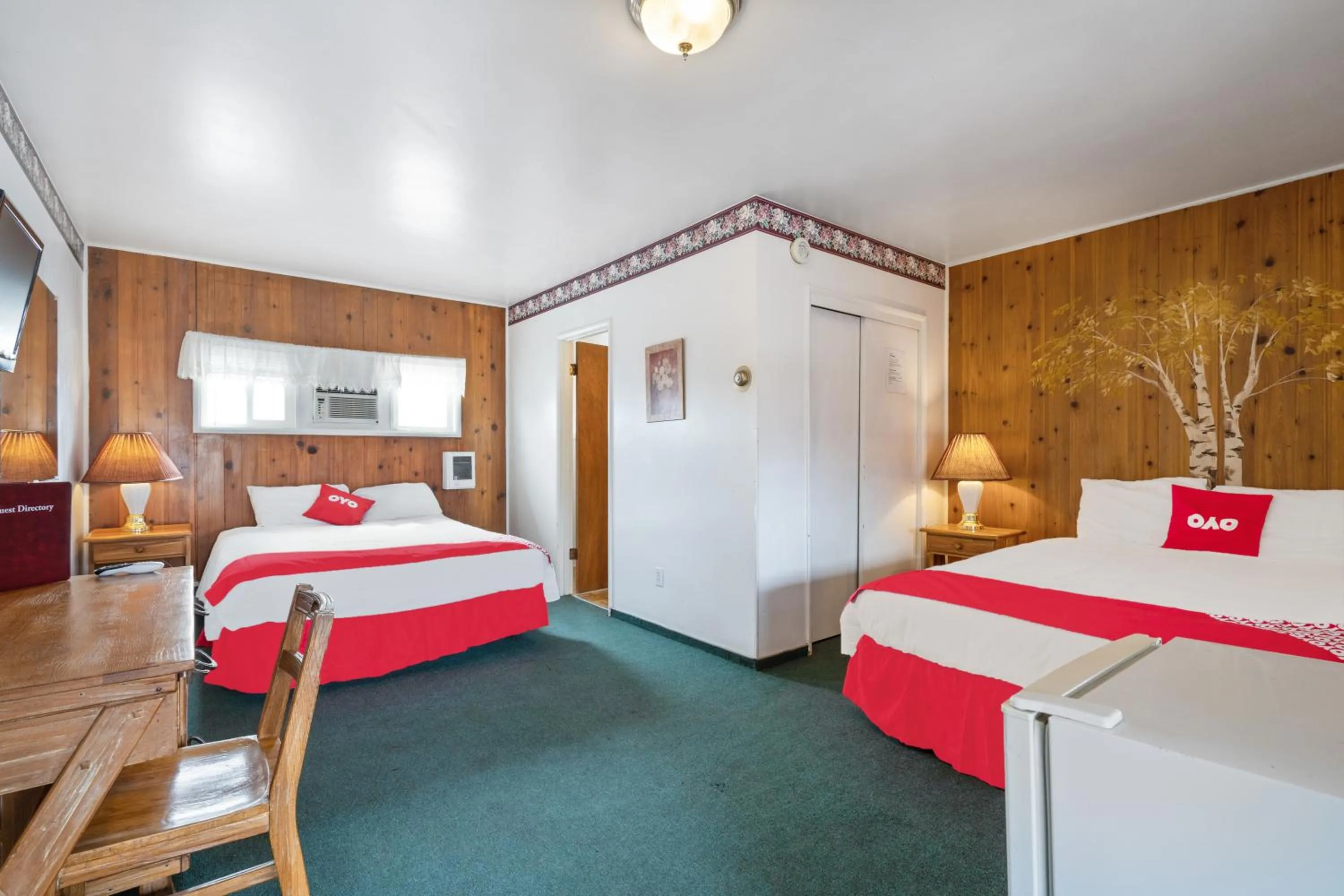 Bedroom in OYO Silver Spur Burns Hwy 20