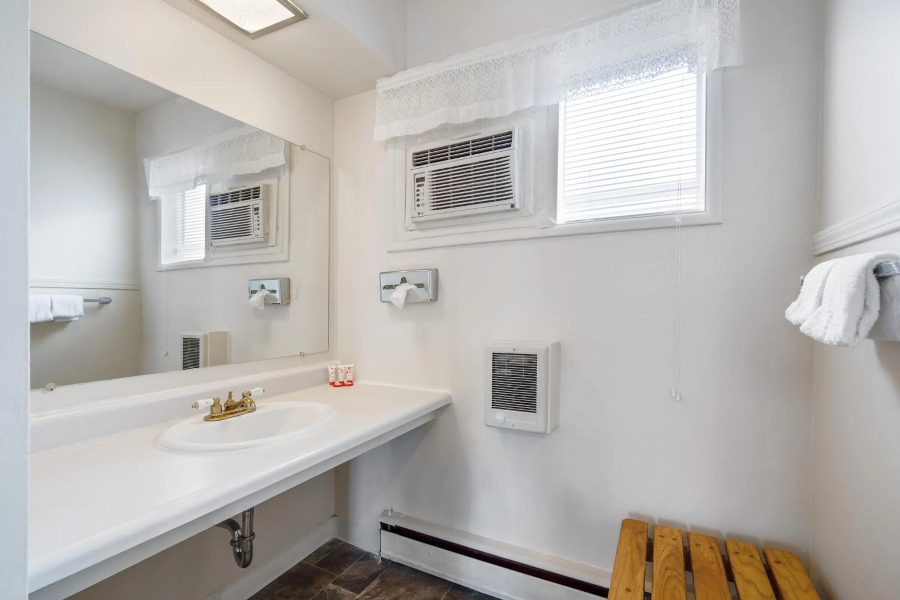 Area and facilities in OYO Silver Spur Burns Hwy 20