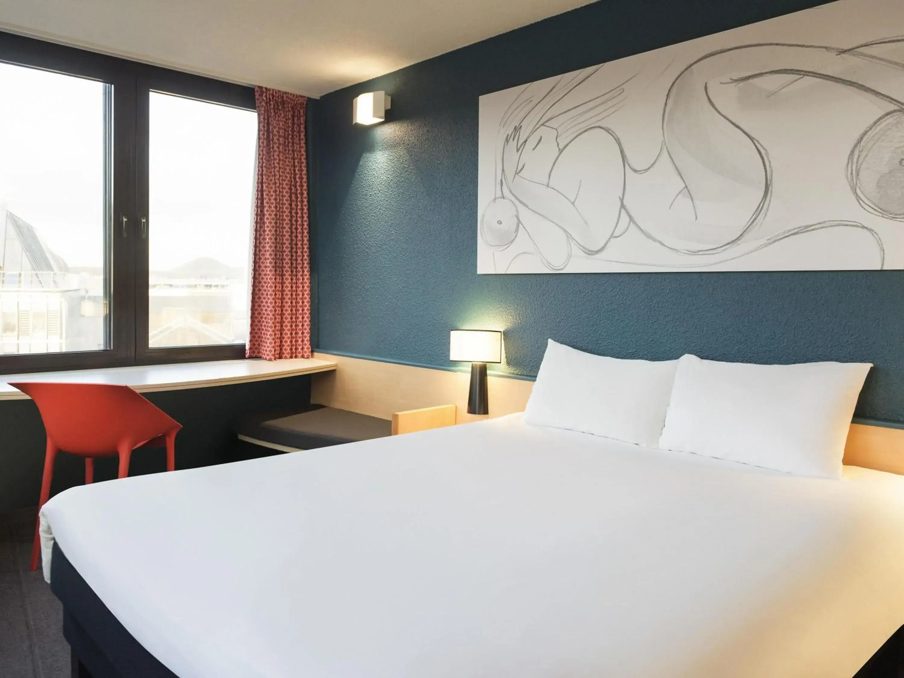 Property building, Bed in ibis Liège Centre Opéra Property building, Bed in ibis Liège Centre Opéra
