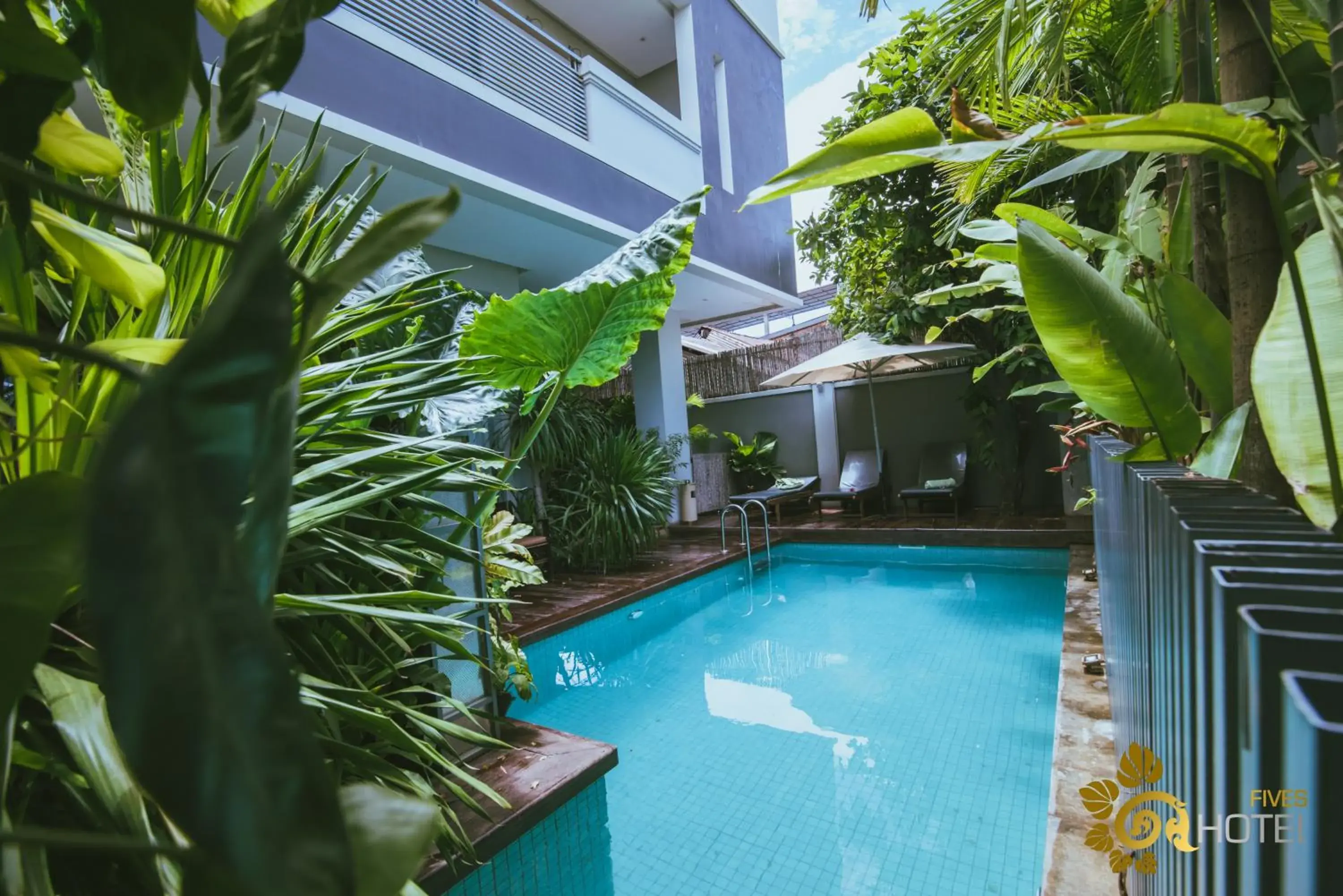 Pool view in Hotel Five.S Pool view in Hotel Five.S
