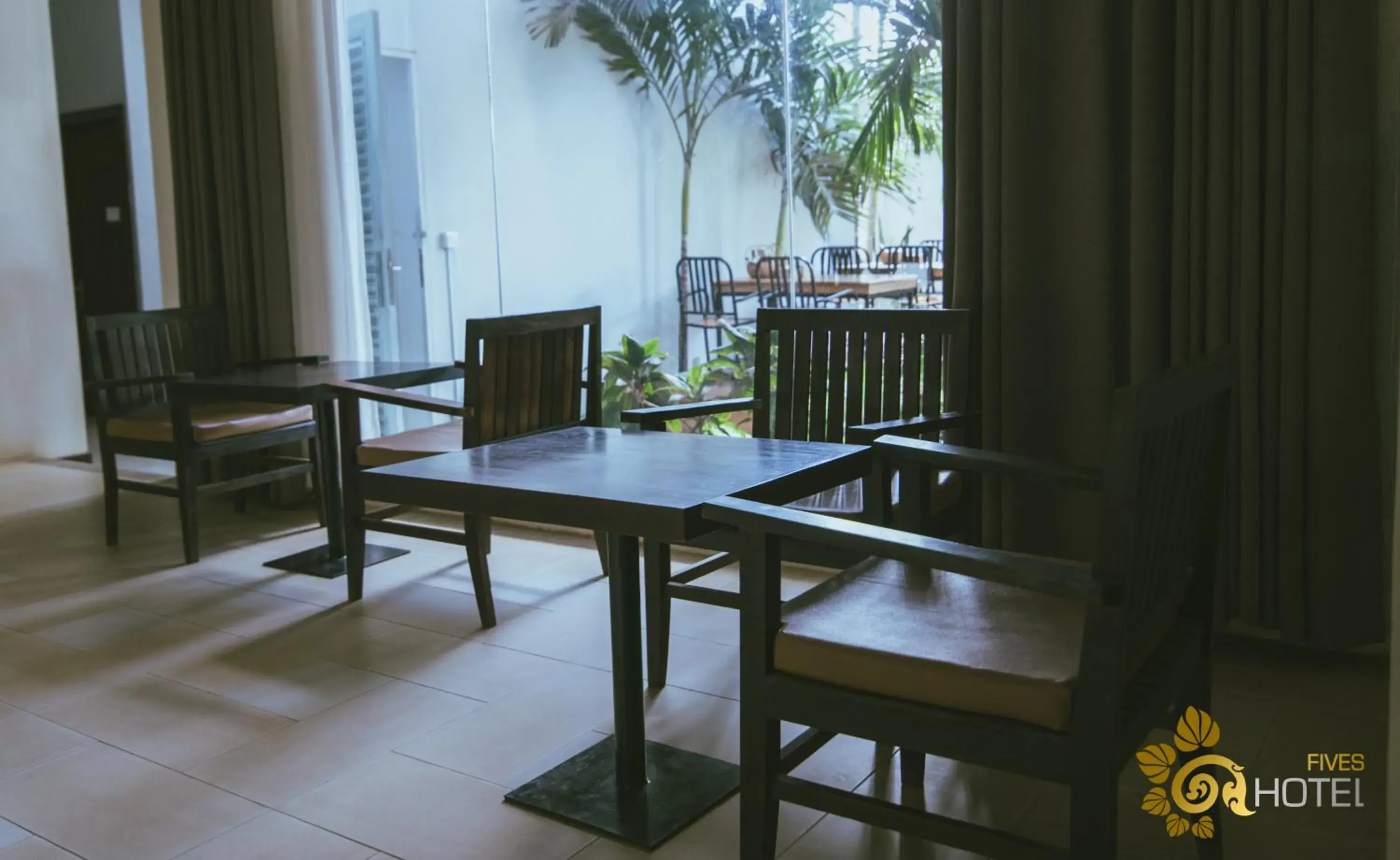 Restaurant/places to eat in Hotel Five.S Restaurant/places to eat in Hotel Five.S