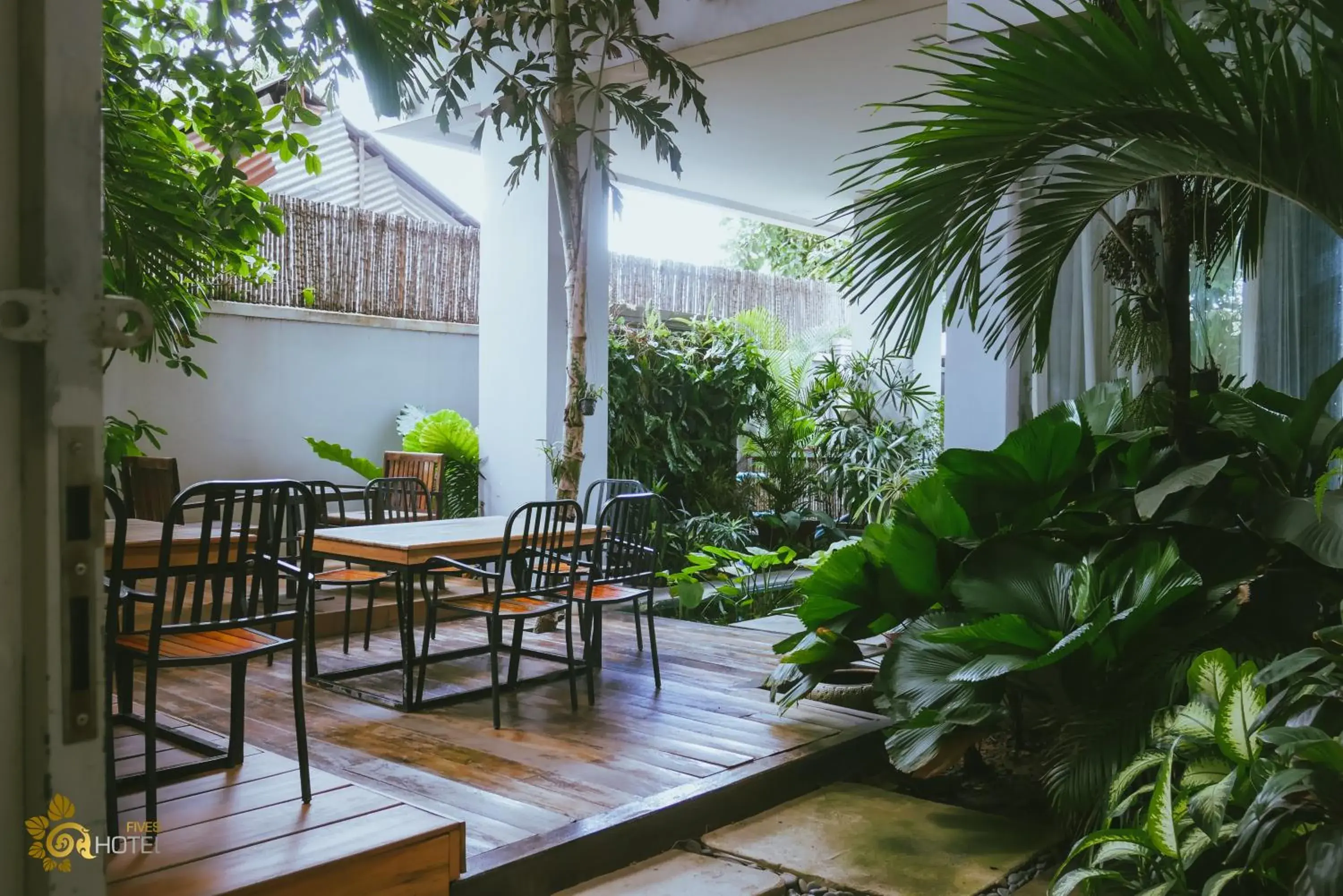 Restaurant/places to eat in Hotel Five.S Restaurant/places to eat in Hotel Five.S