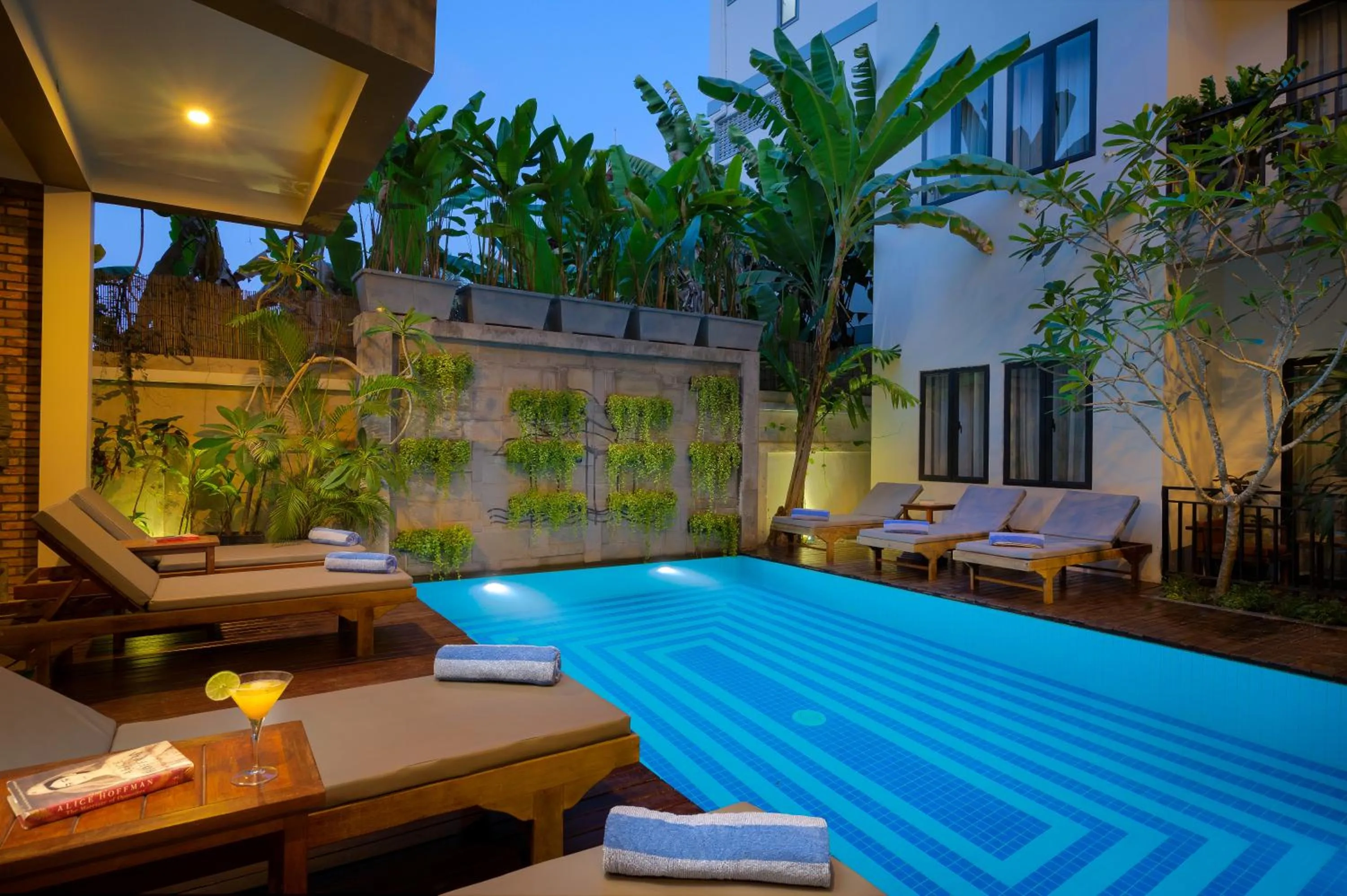 Swimming pool in SK Residence