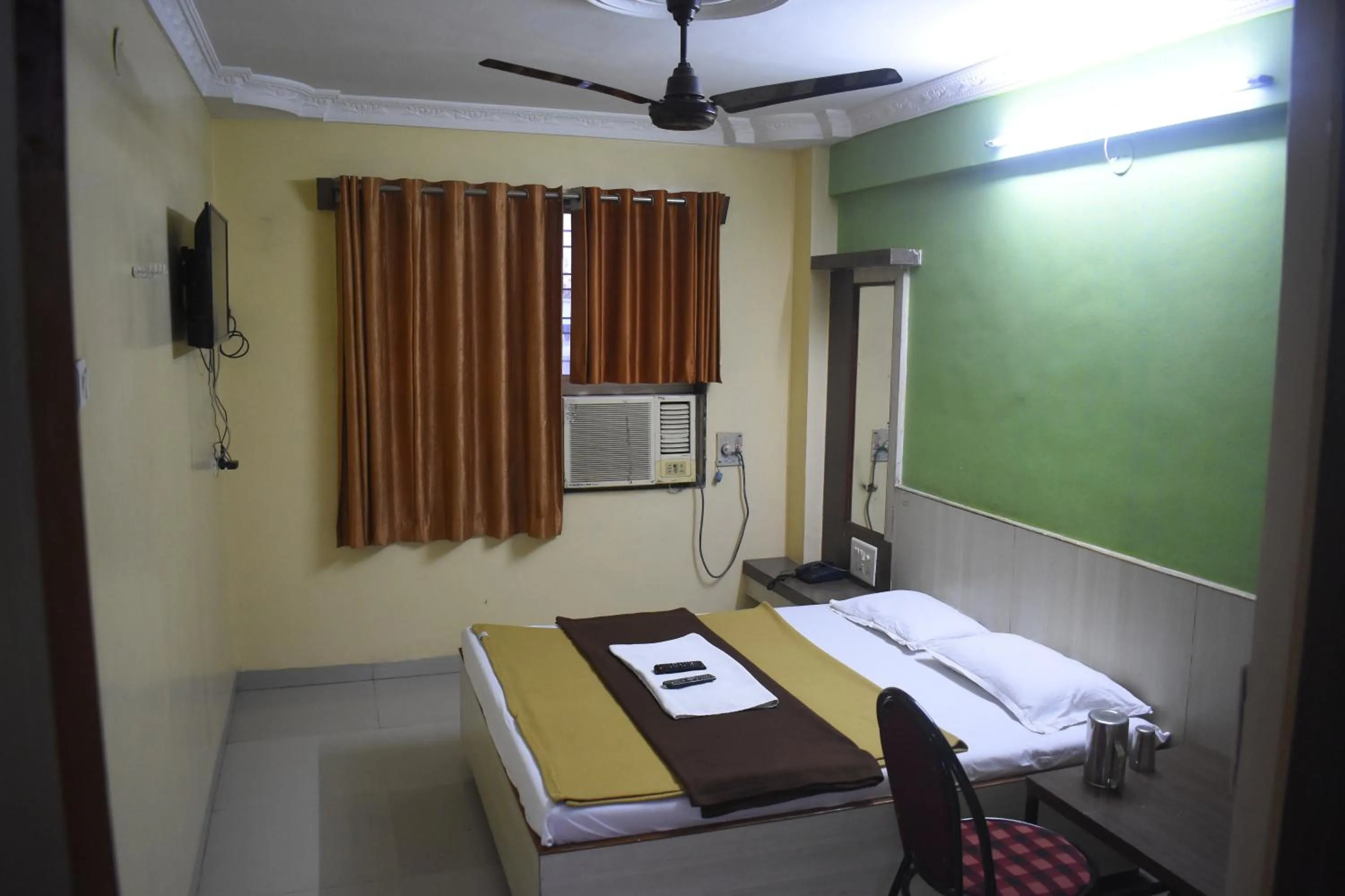 Bed in Hotel Sai Vishwa