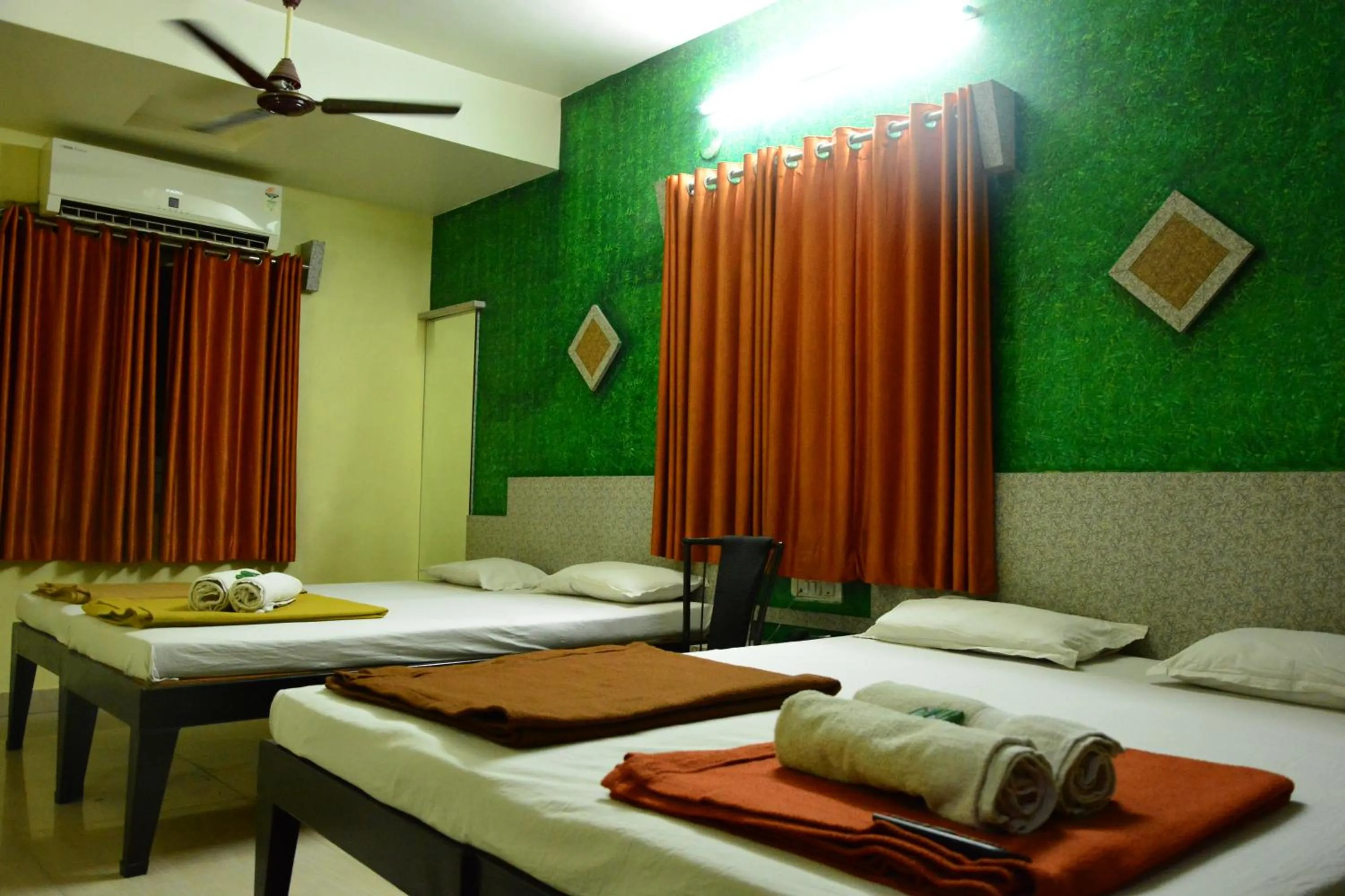 Bed in Hotel Sai Vishwa